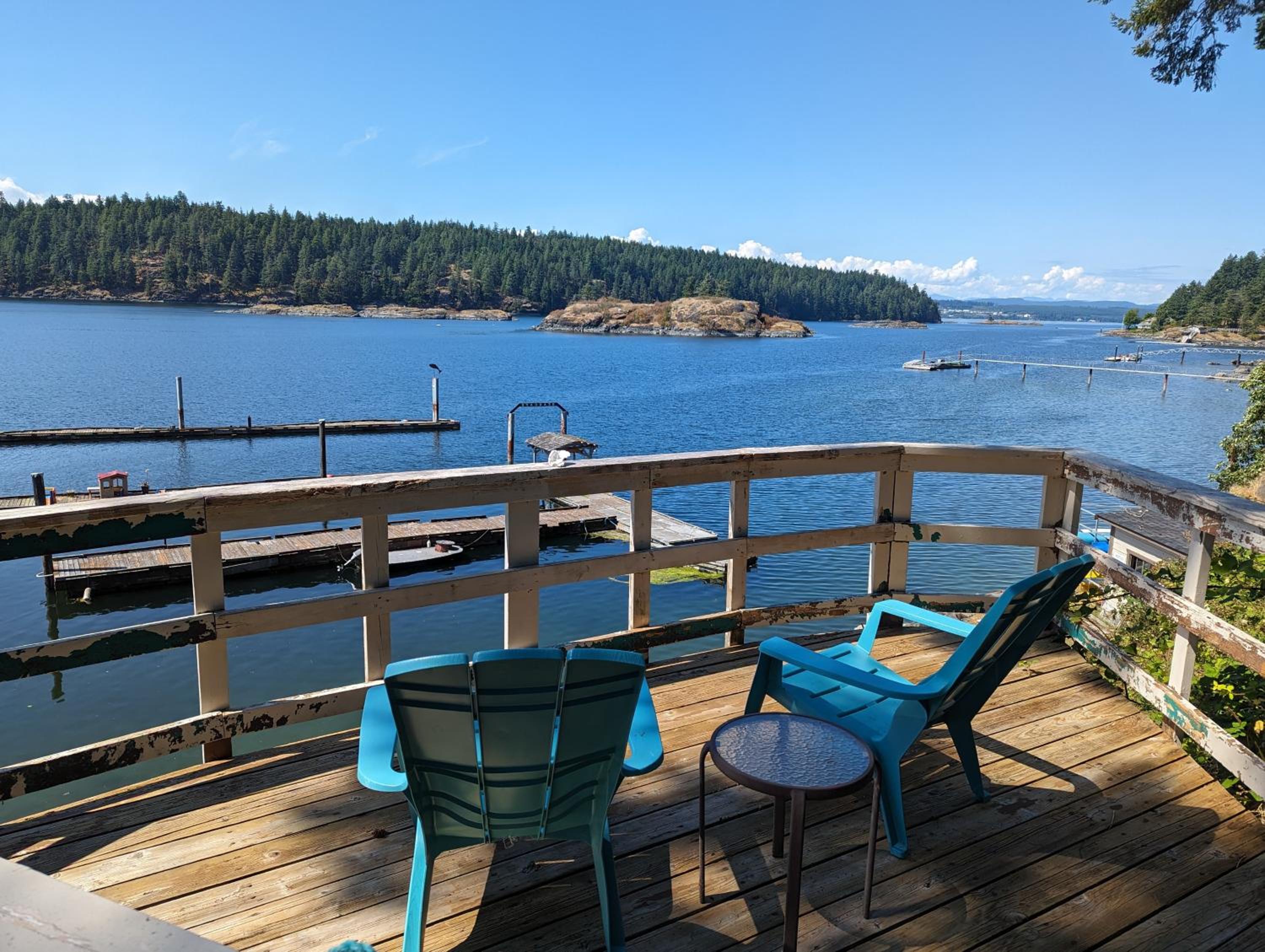 Jade Resort-Oceanfront Suites in Gowlland Harbour