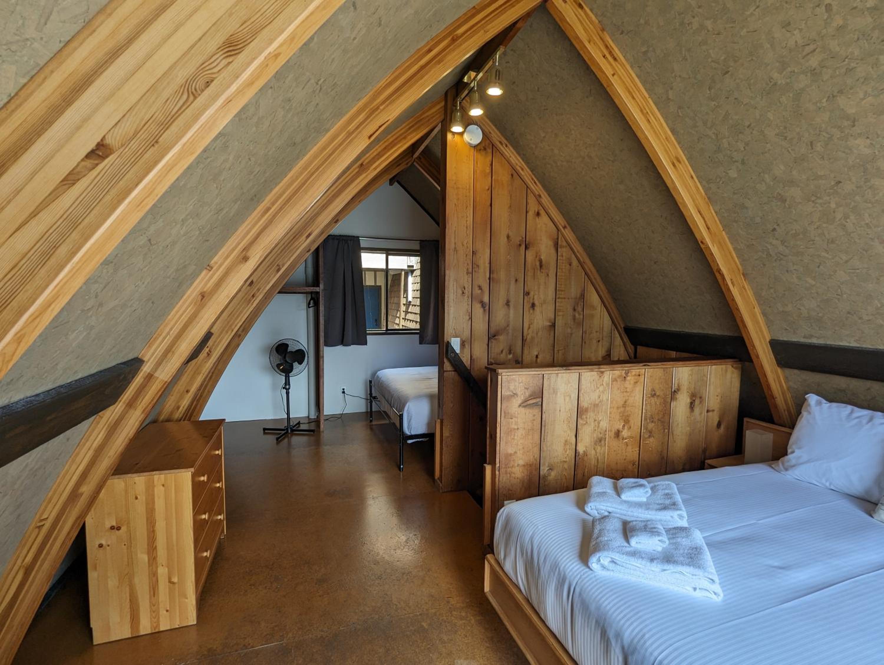 Jade Resort-Oceanfront Suites in Gowlland Harbour
