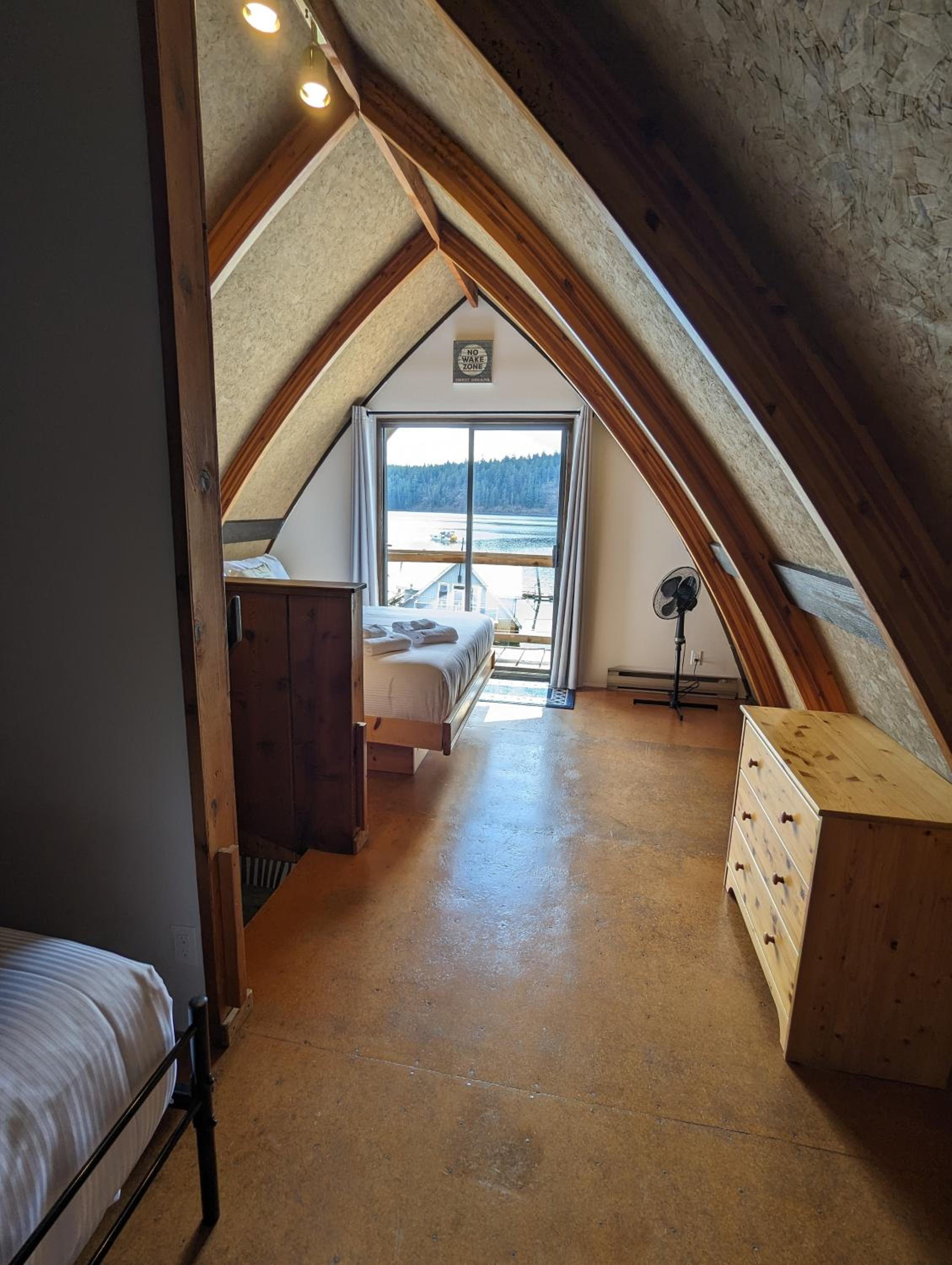 Jade Resort-Oceanfront Suites in Gowlland Harbour