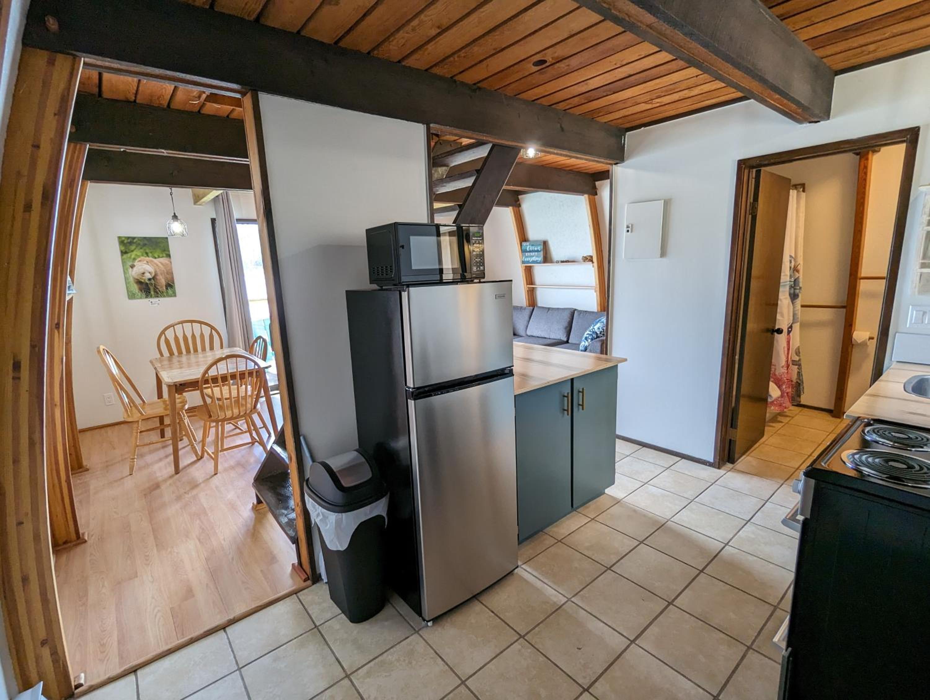 Jade Resort-Oceanfront Suites in Gowlland Harbour