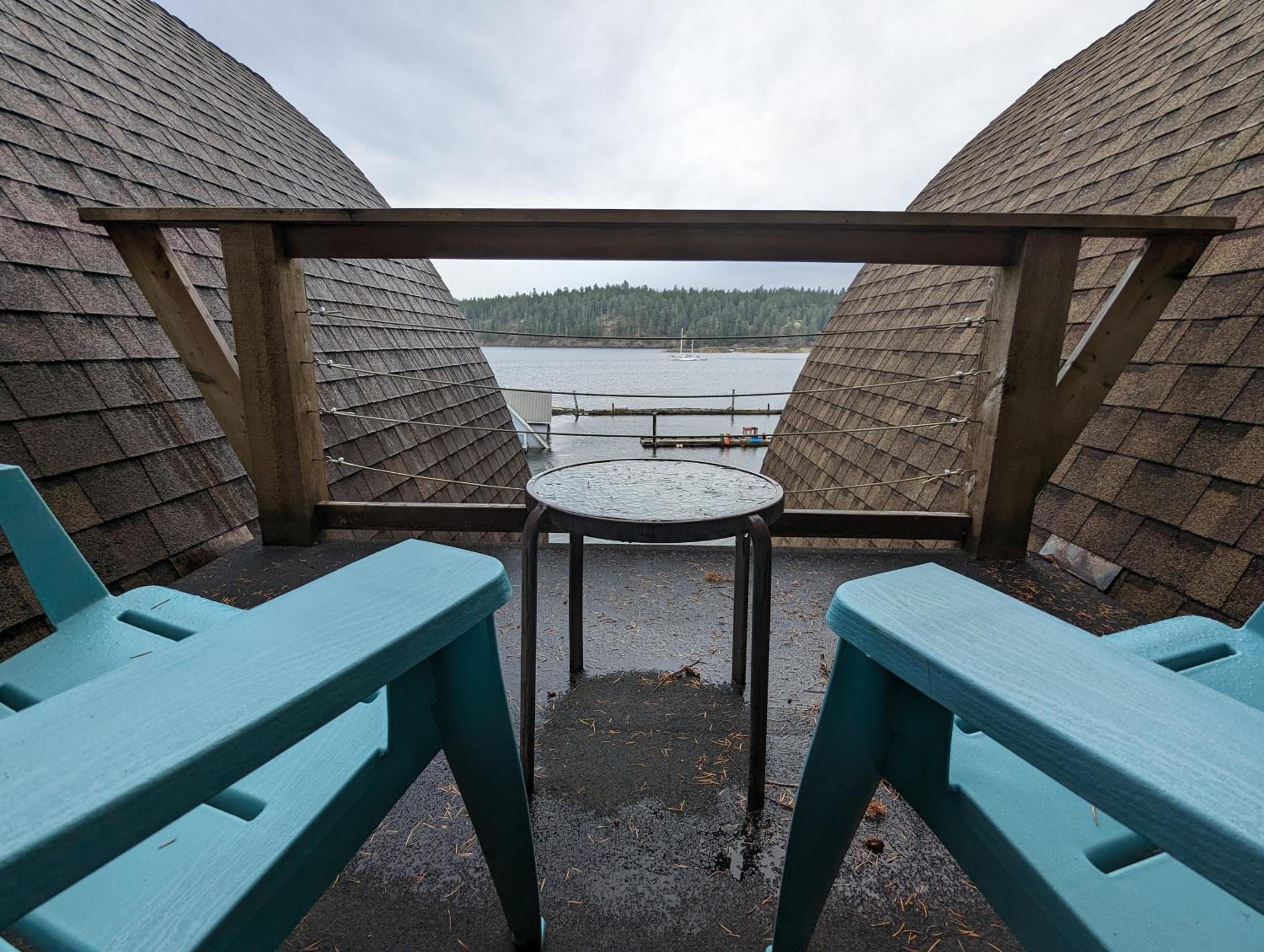 Jade Resort-Oceanfront Suites in Gowlland Harbour