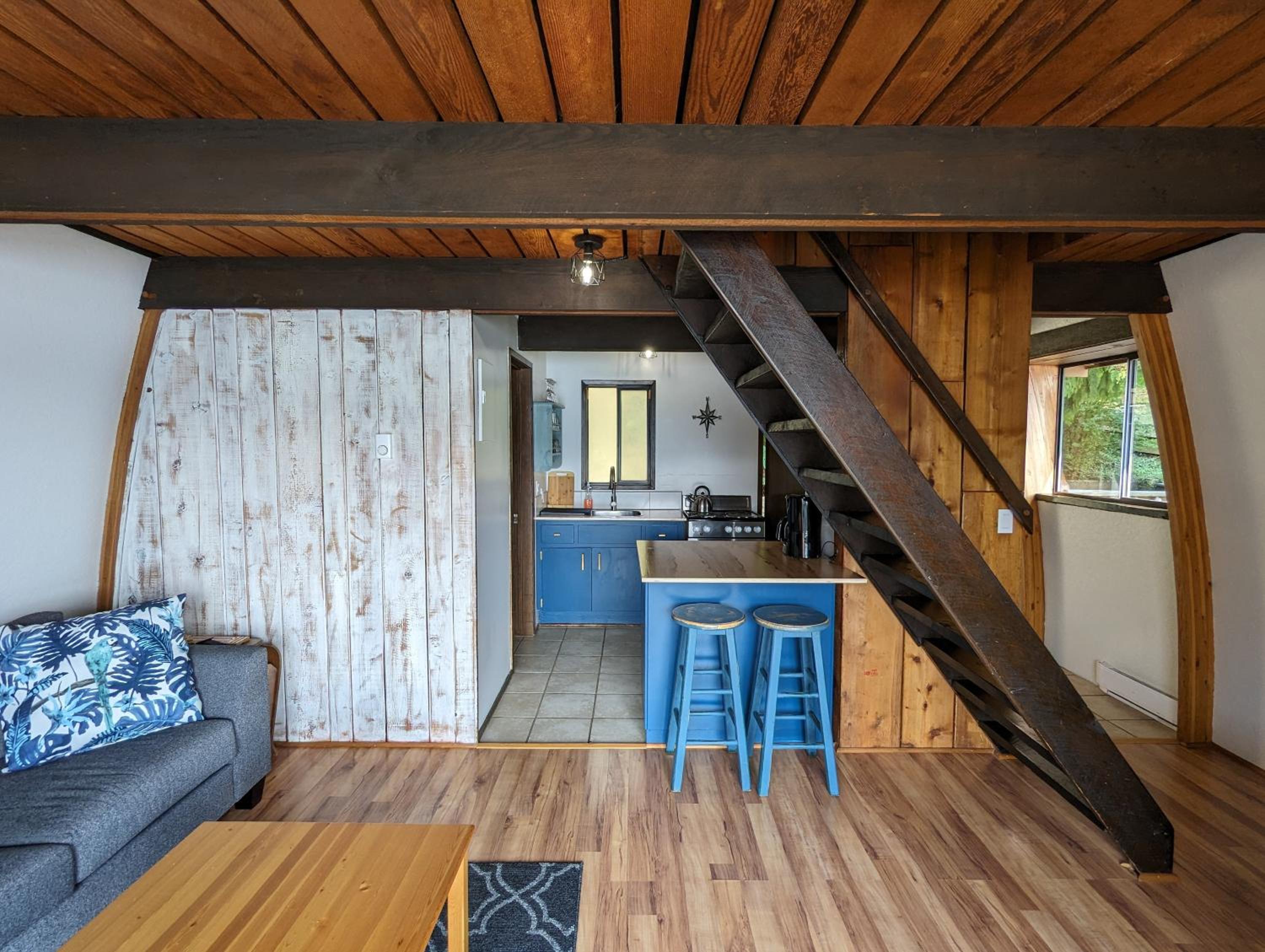 Jade Resort-Oceanfront Suites in Gowlland Harbour