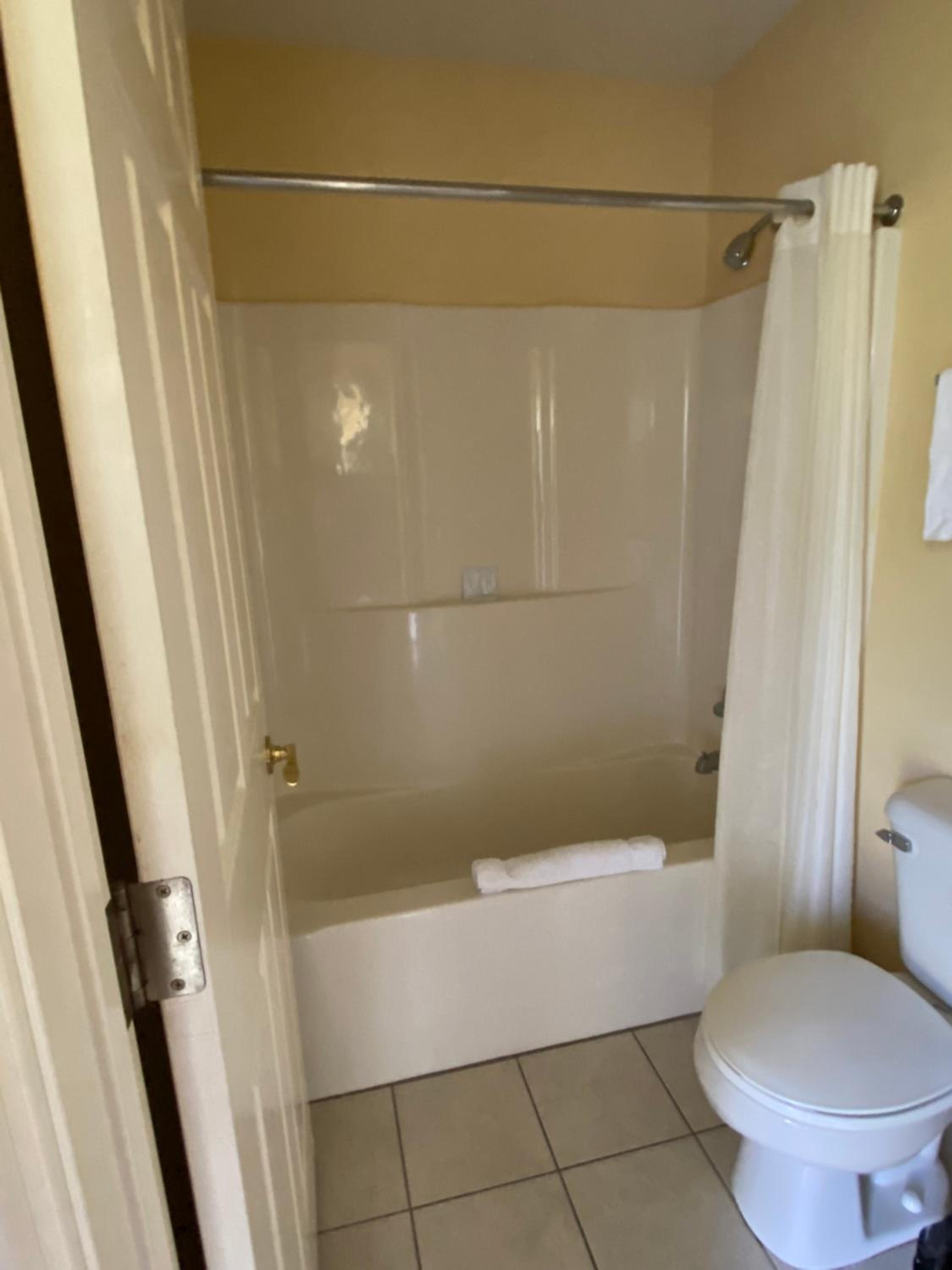 Aya's Blossoms Inn - Property Image 12