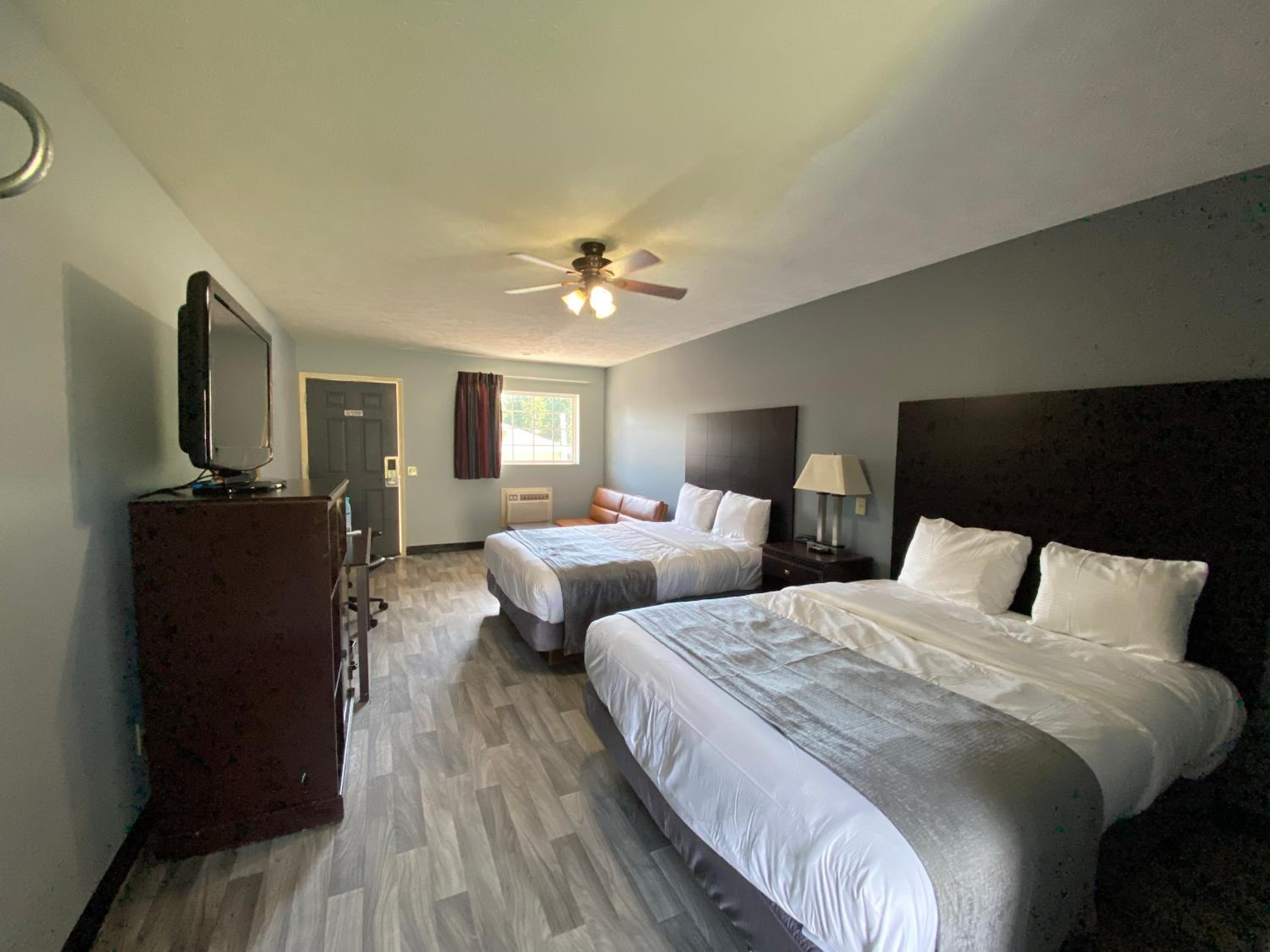 Aya's Blossoms Inn - Property Image 5