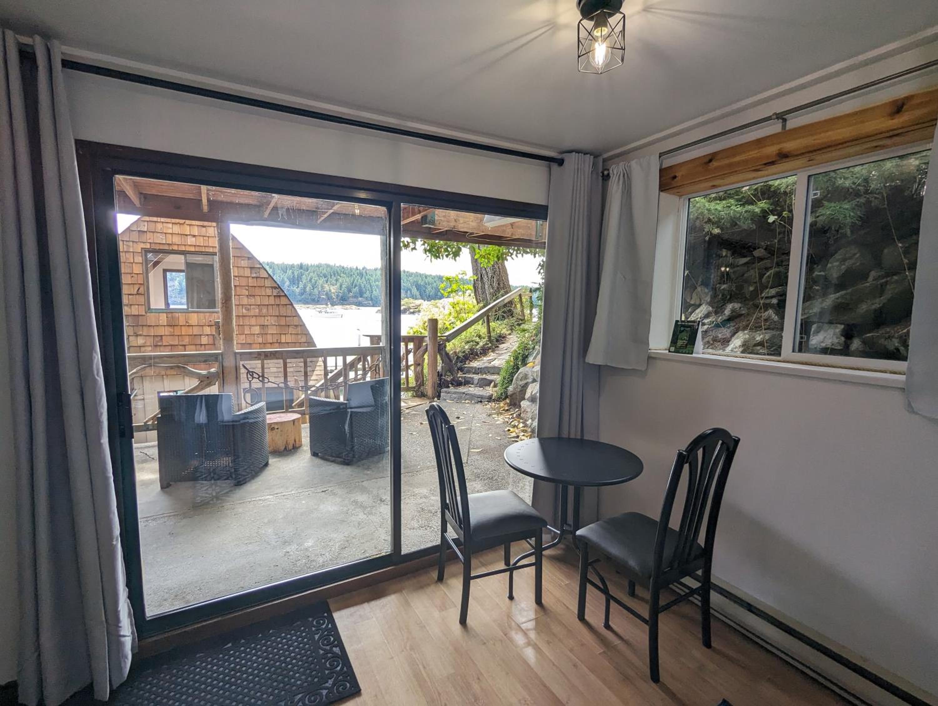 Jade Resort-Oceanfront Suites in Gowlland Harbour