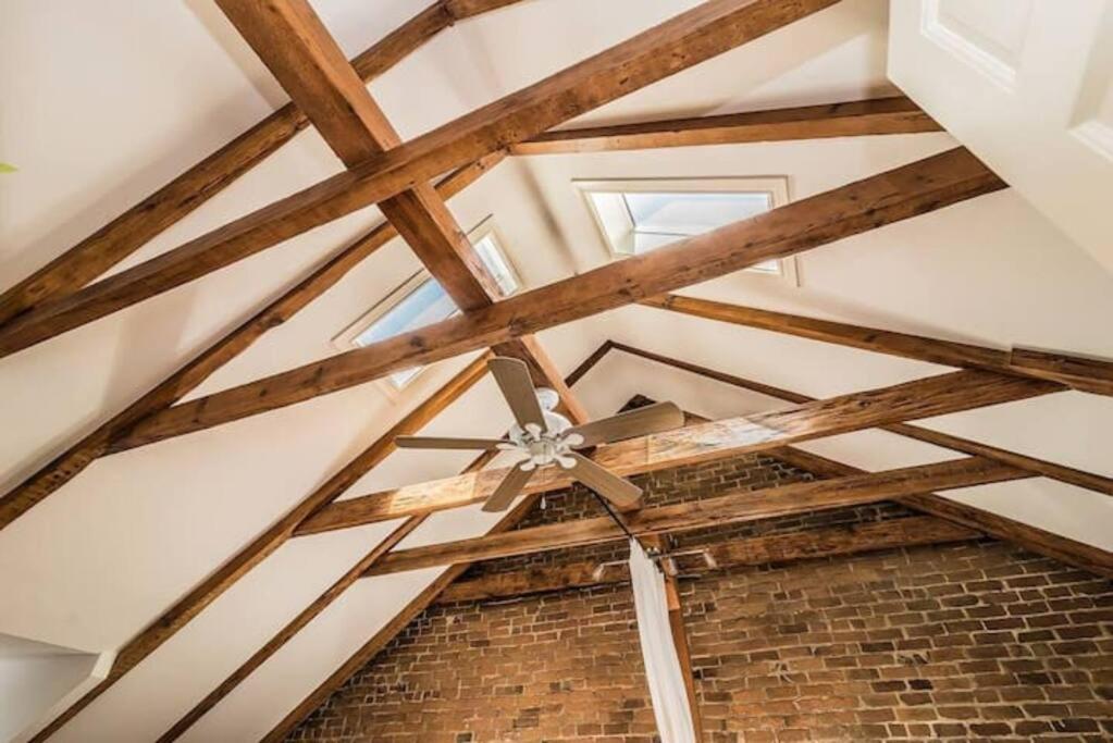 MTL Artist Loft - Champs