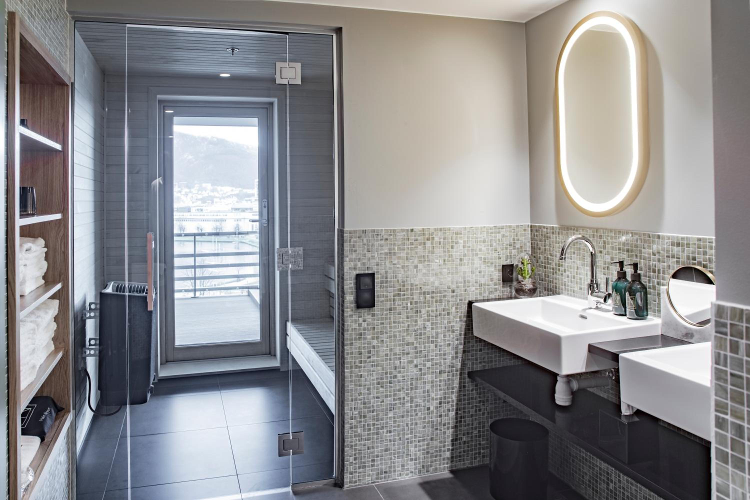 Bergen Vacations - Hotel Norge by Scandic - Property Image 75