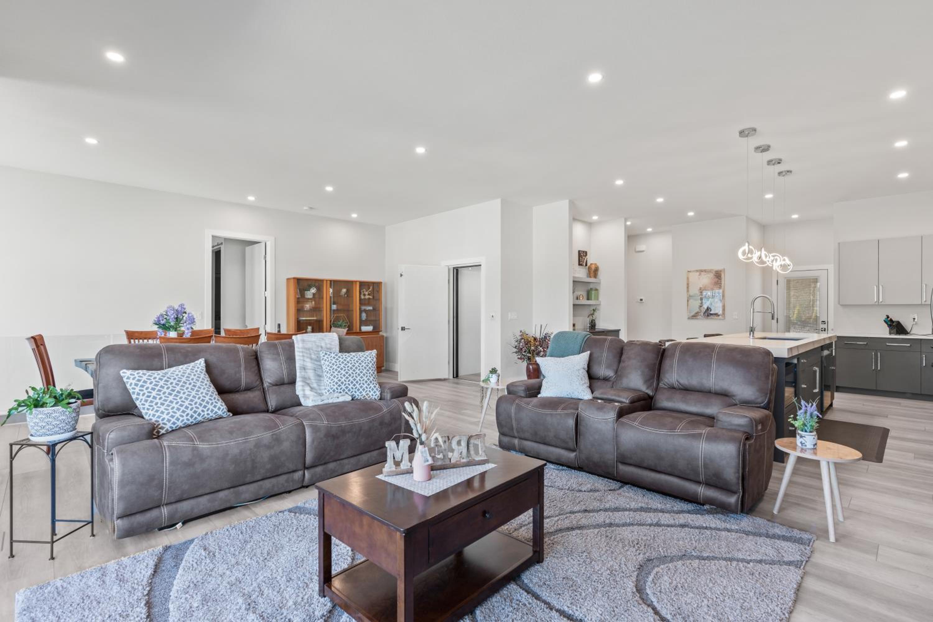 Above It All - Upper Suite, Close to Ski Resort