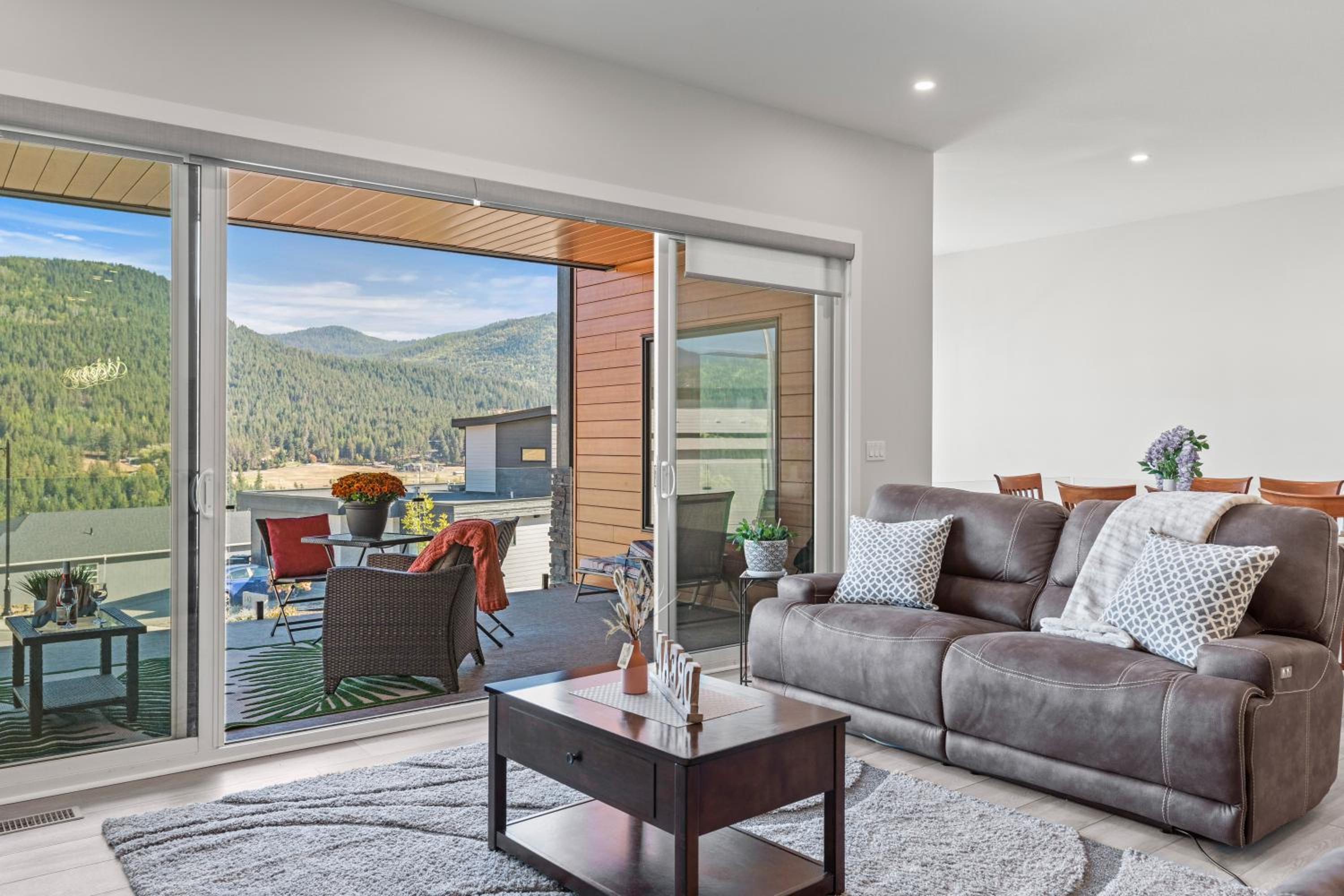 Above It All - Upper Suite, Close to Ski Resort