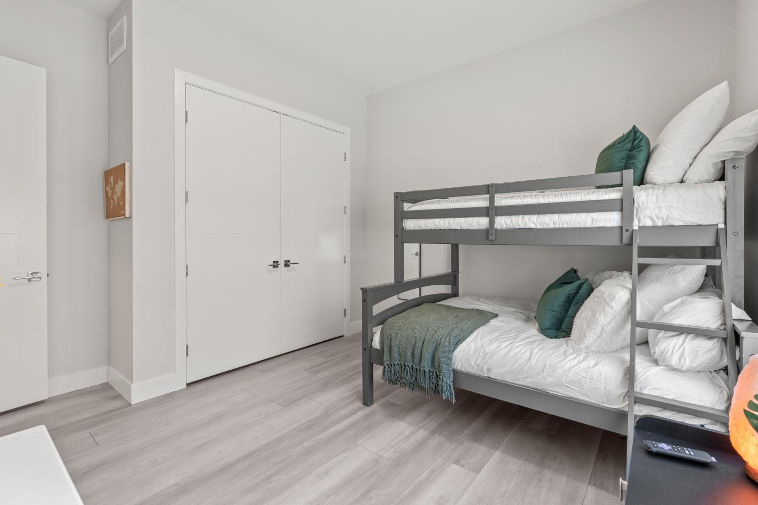 Above It All - Upper Suite, Close to Ski Resort