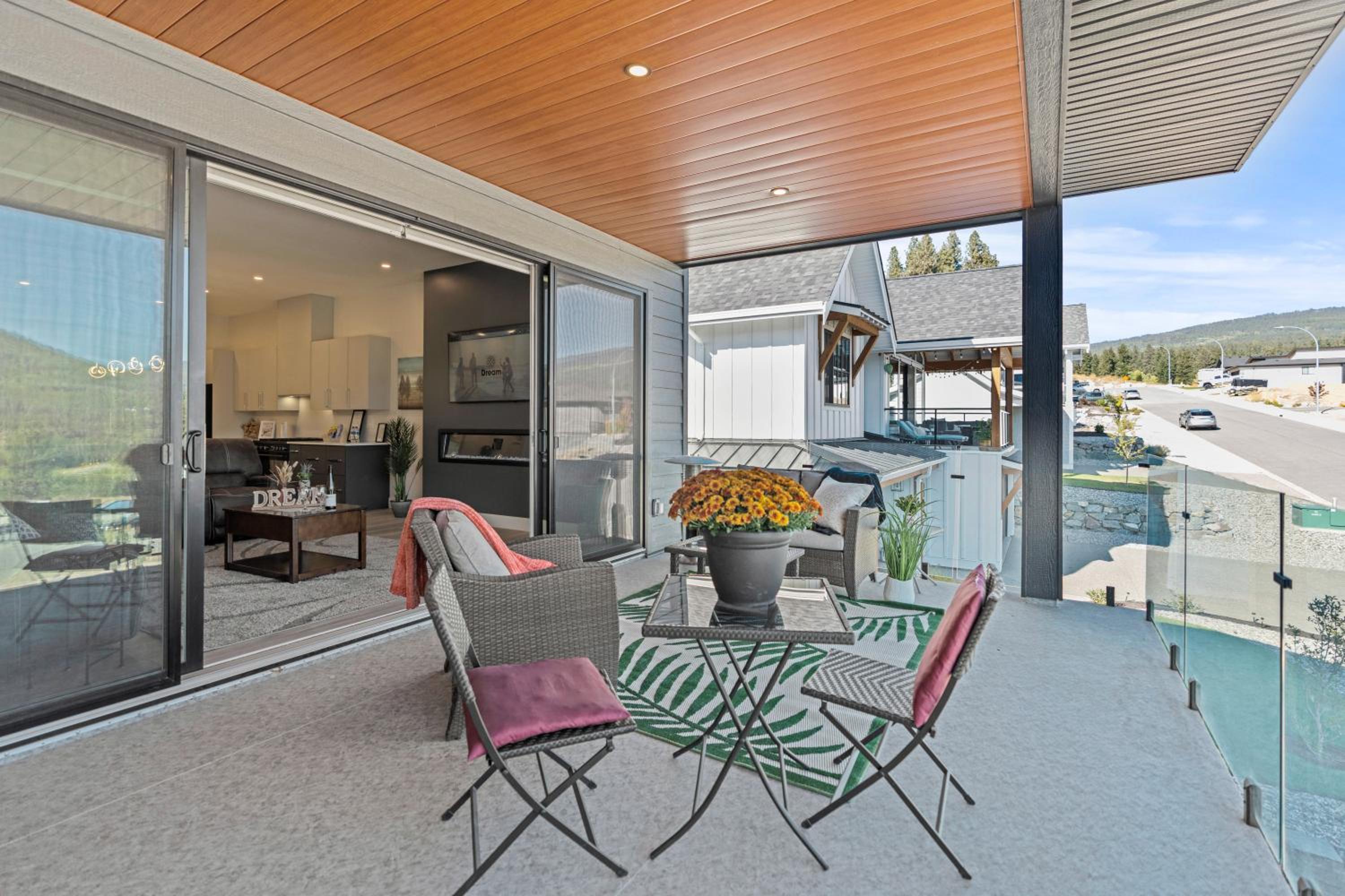 Above It All - Upper Suite, Close to Ski Resort