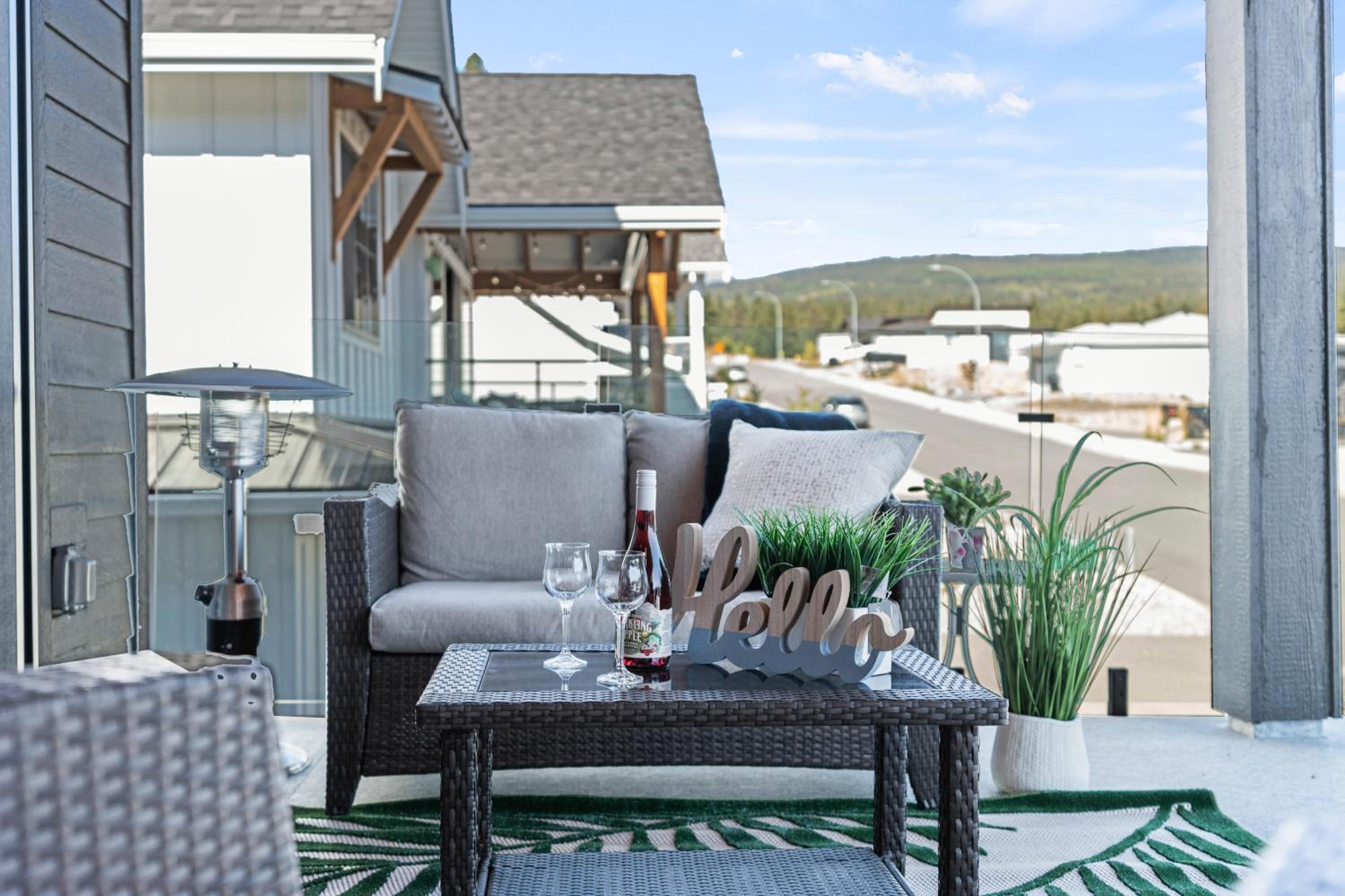 Above It All - Upper Suite, Close to Ski Resort