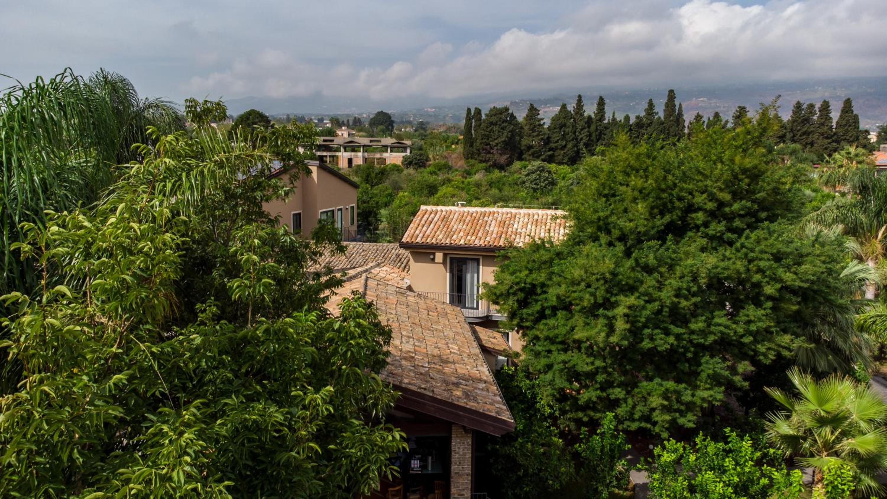 Hotel Virdamuri - Etna Country Resort - Image 1