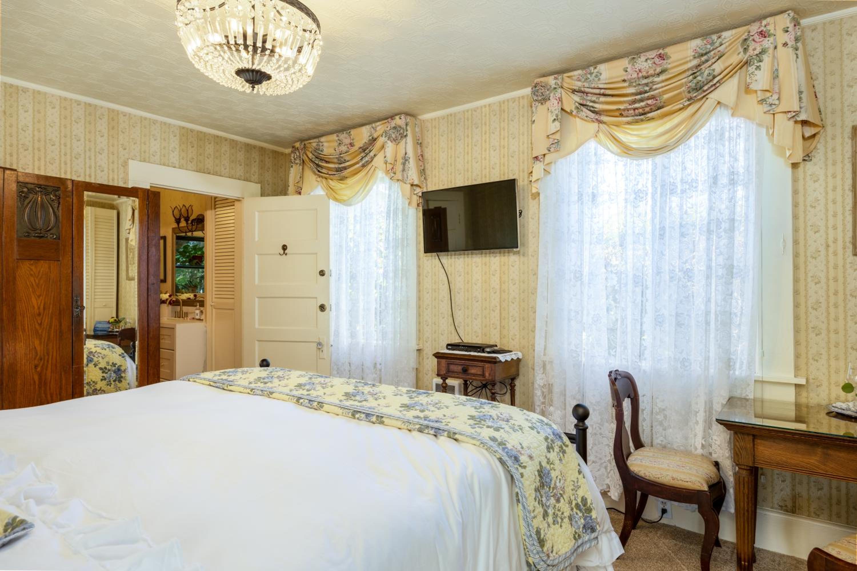 Half Moon Bay Vacations - Mill Rose Inn - Property Image 79