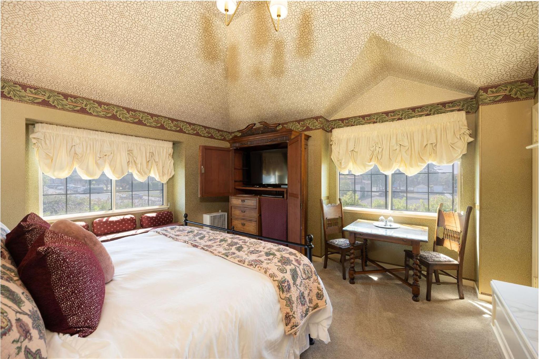 Half Moon Bay Vacations - Mill Rose Inn - Property Image 47