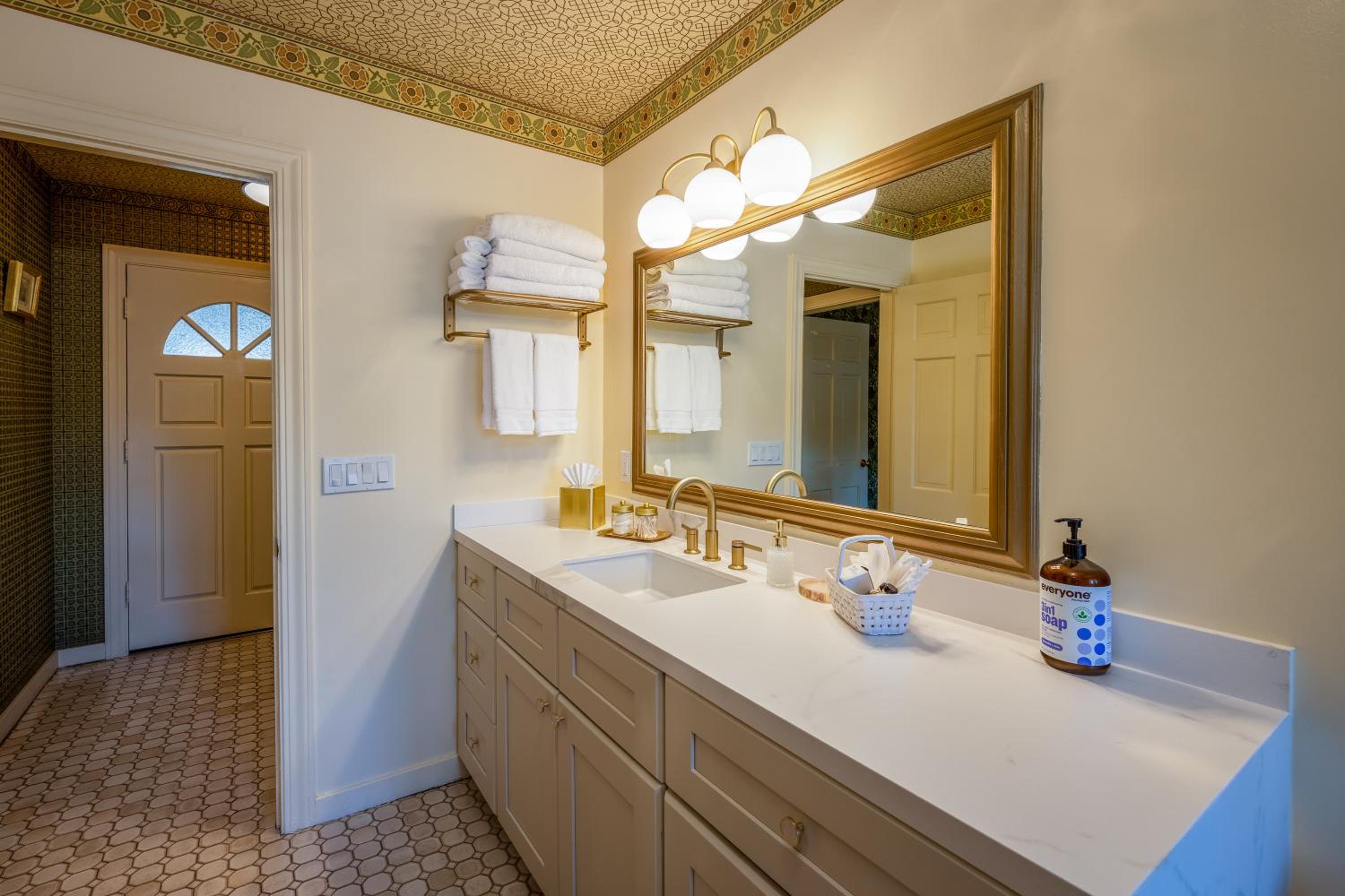 Half Moon Bay Vacations - Mill Rose Inn - Property Image 20