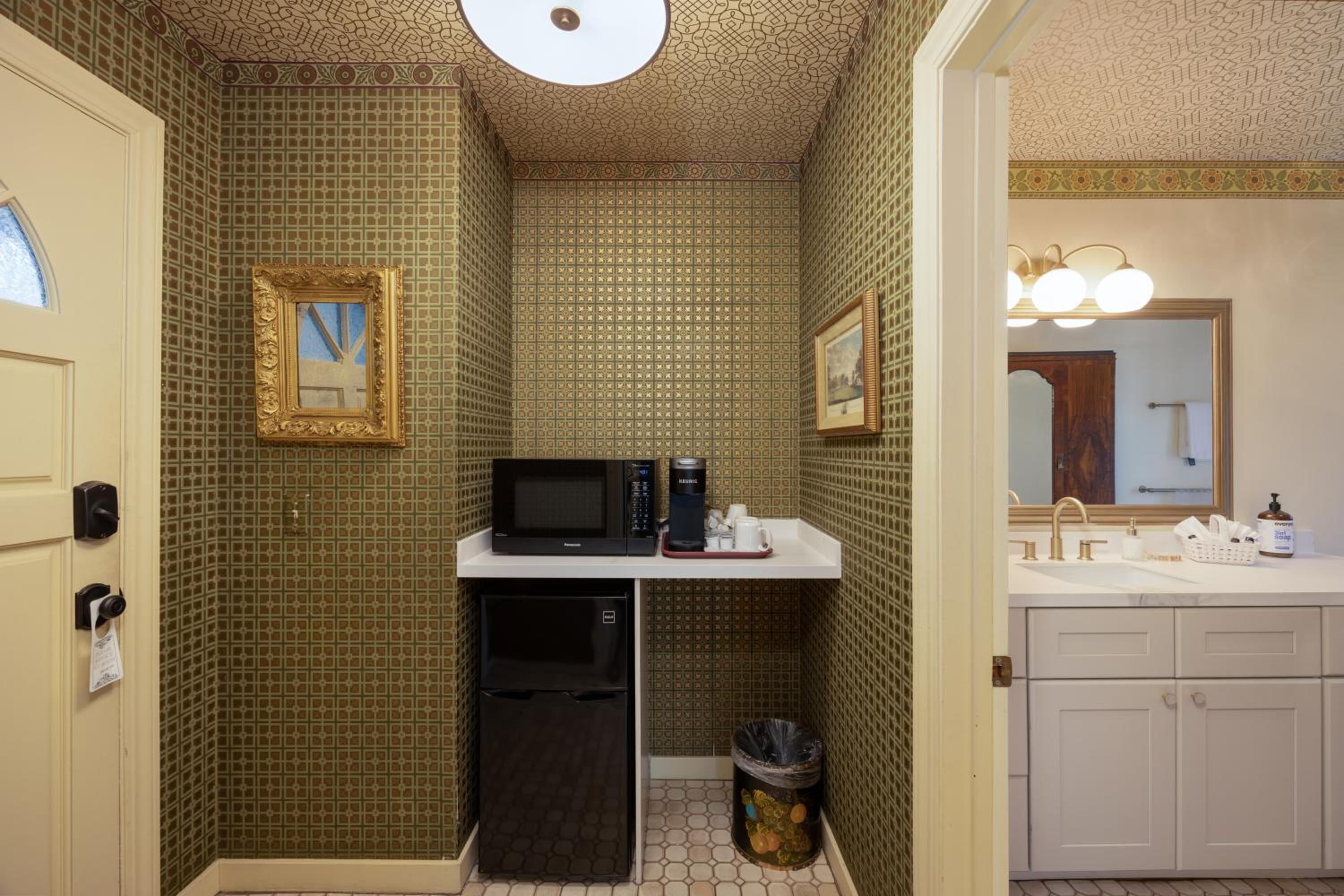 Half Moon Bay Vacations - Mill Rose Inn - Property Image 66