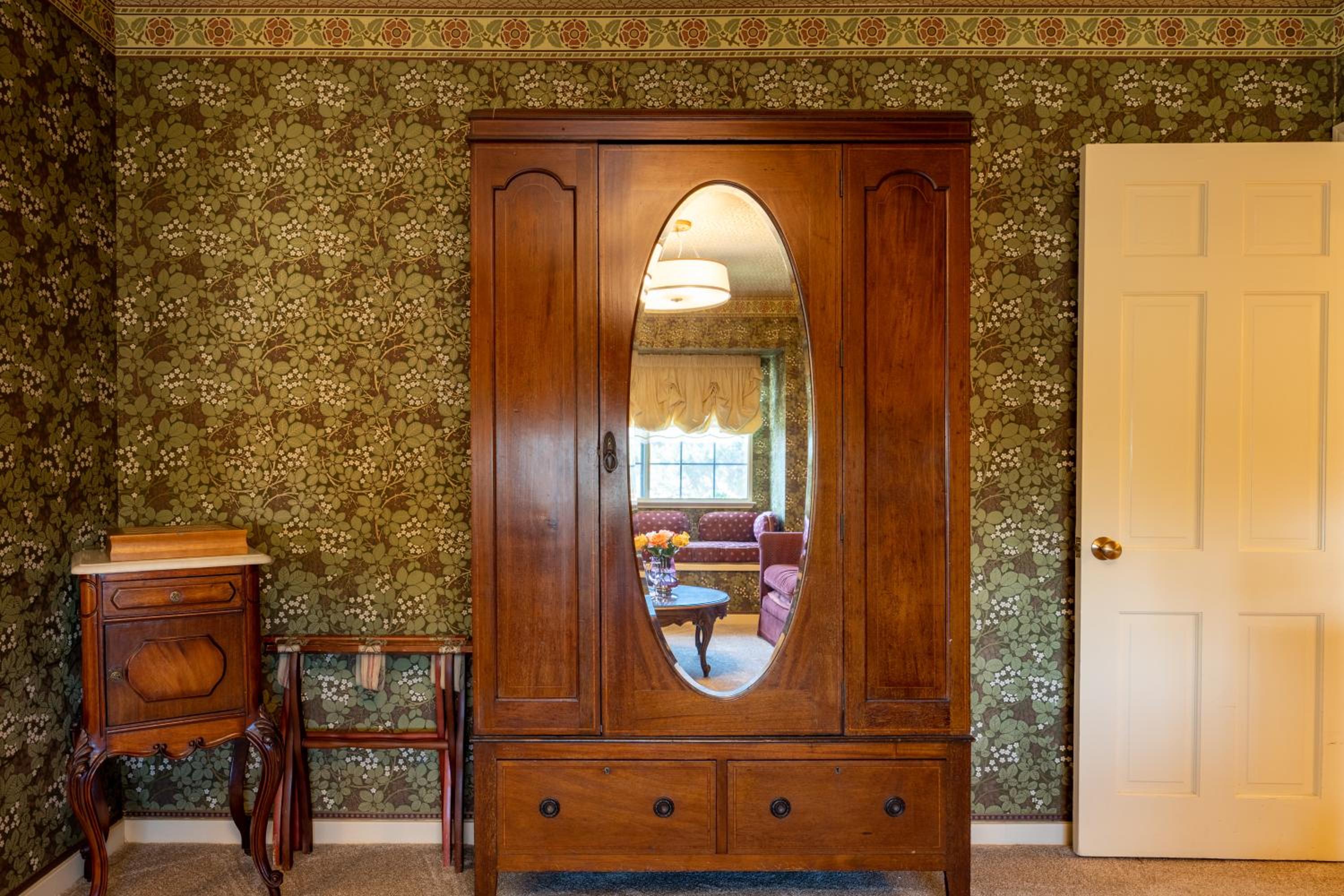 Half Moon Bay Vacations - Mill Rose Inn - Property Image 32