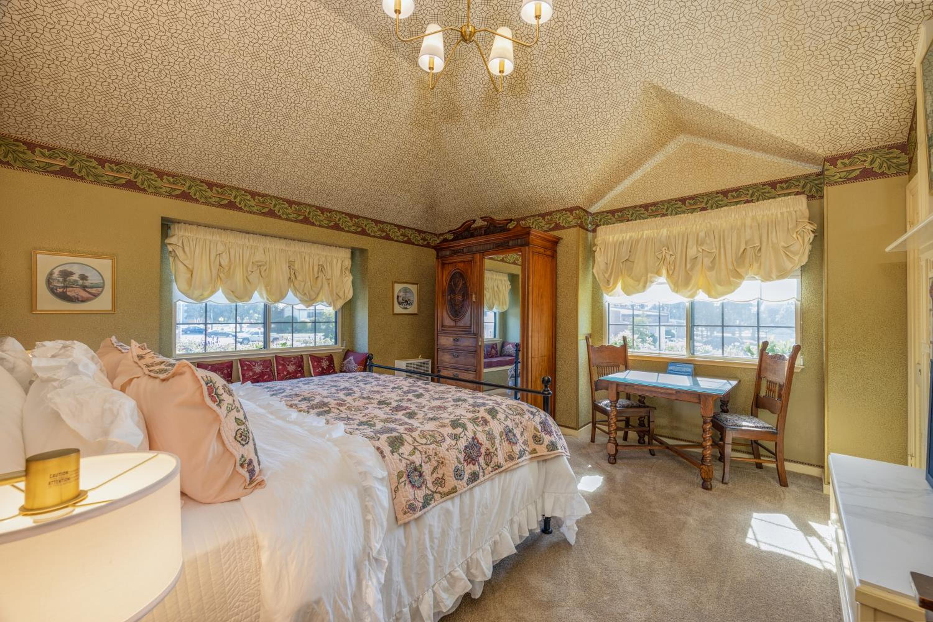 Half Moon Bay Vacations - Mill Rose Inn - Property Image 21