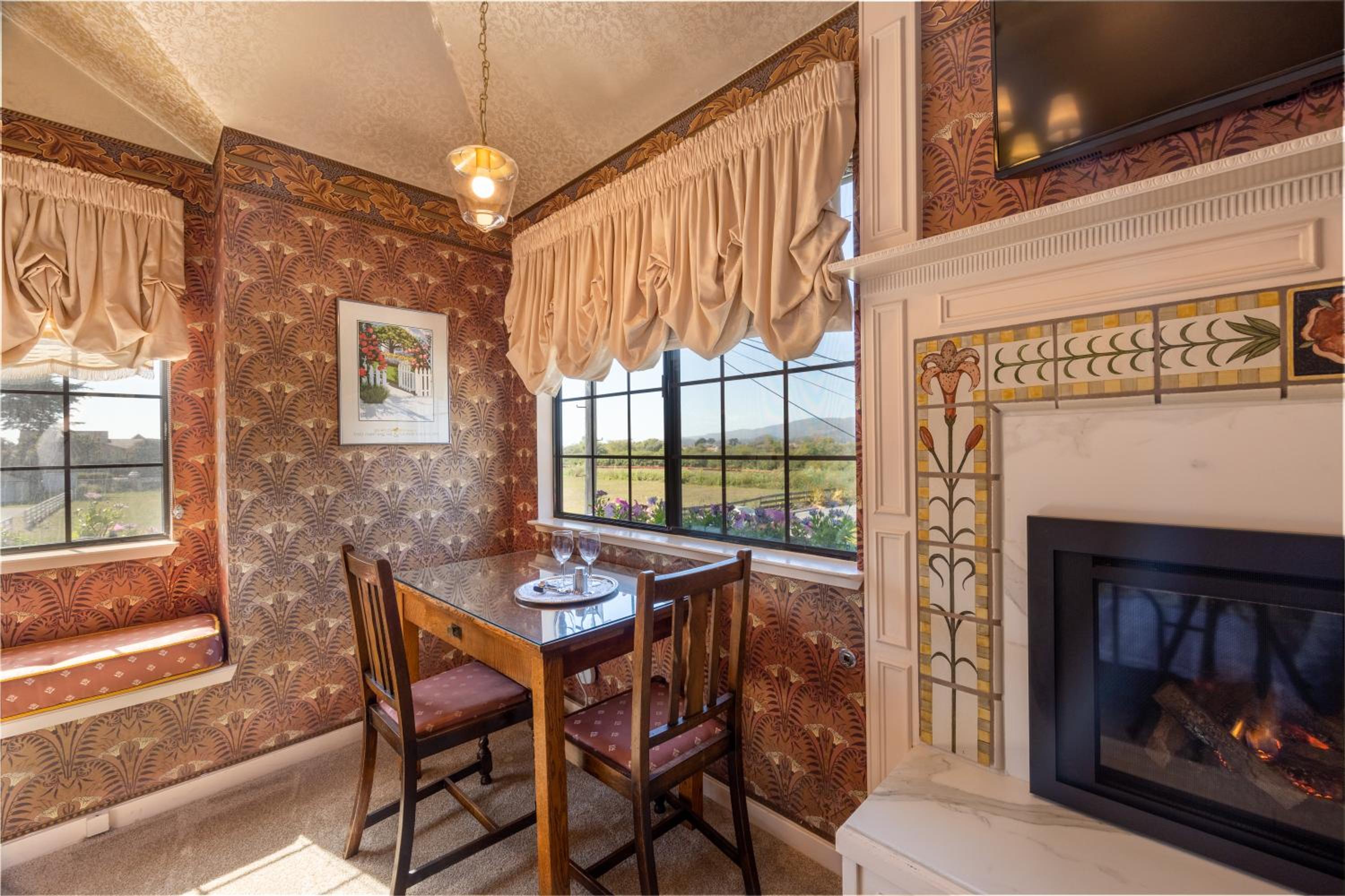 Half Moon Bay Vacations - Mill Rose Inn - Property Image 11