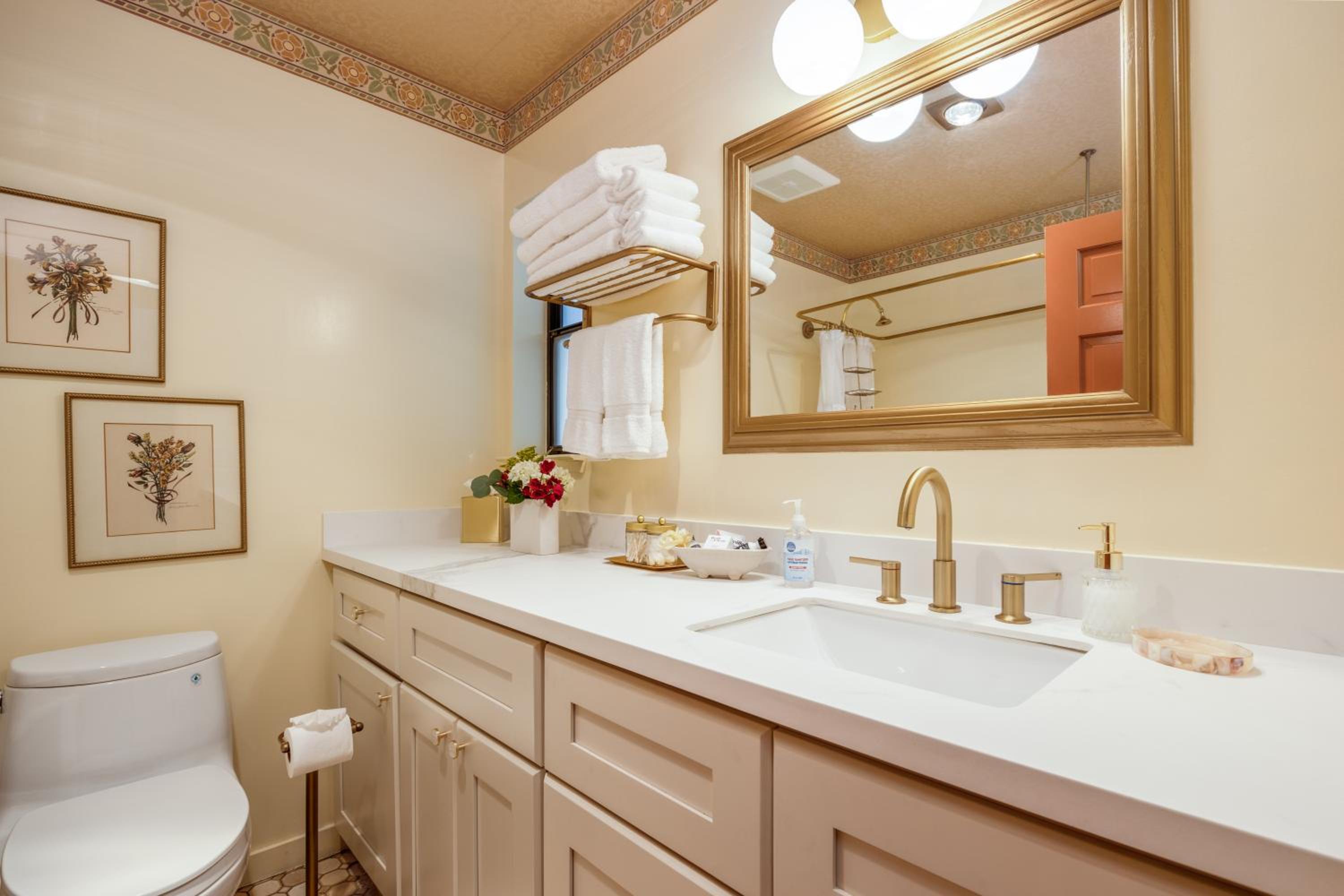 Half Moon Bay Vacations - Mill Rose Inn - Property Image 7