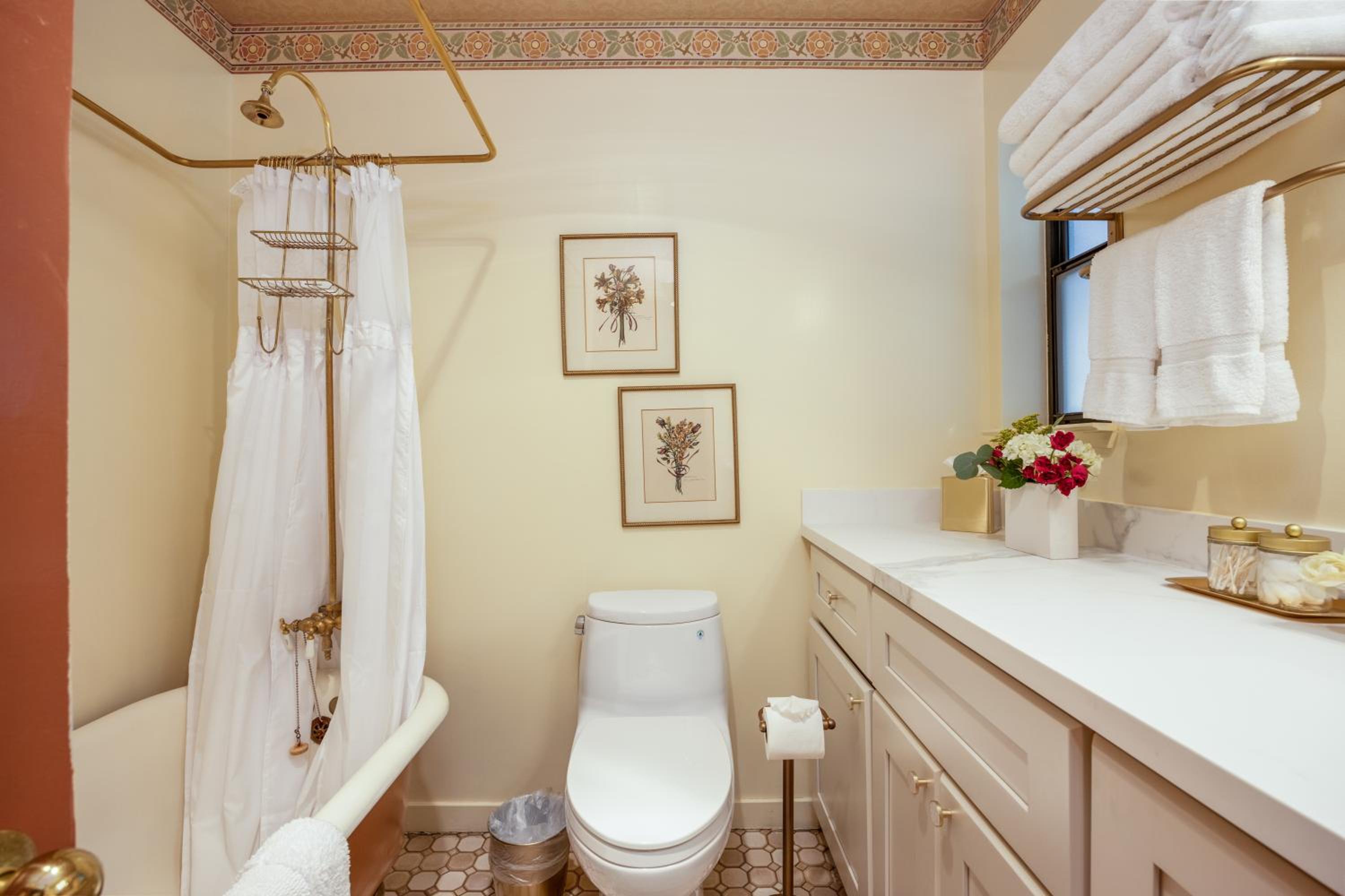 Half Moon Bay Vacations - Mill Rose Inn - Property Image 8