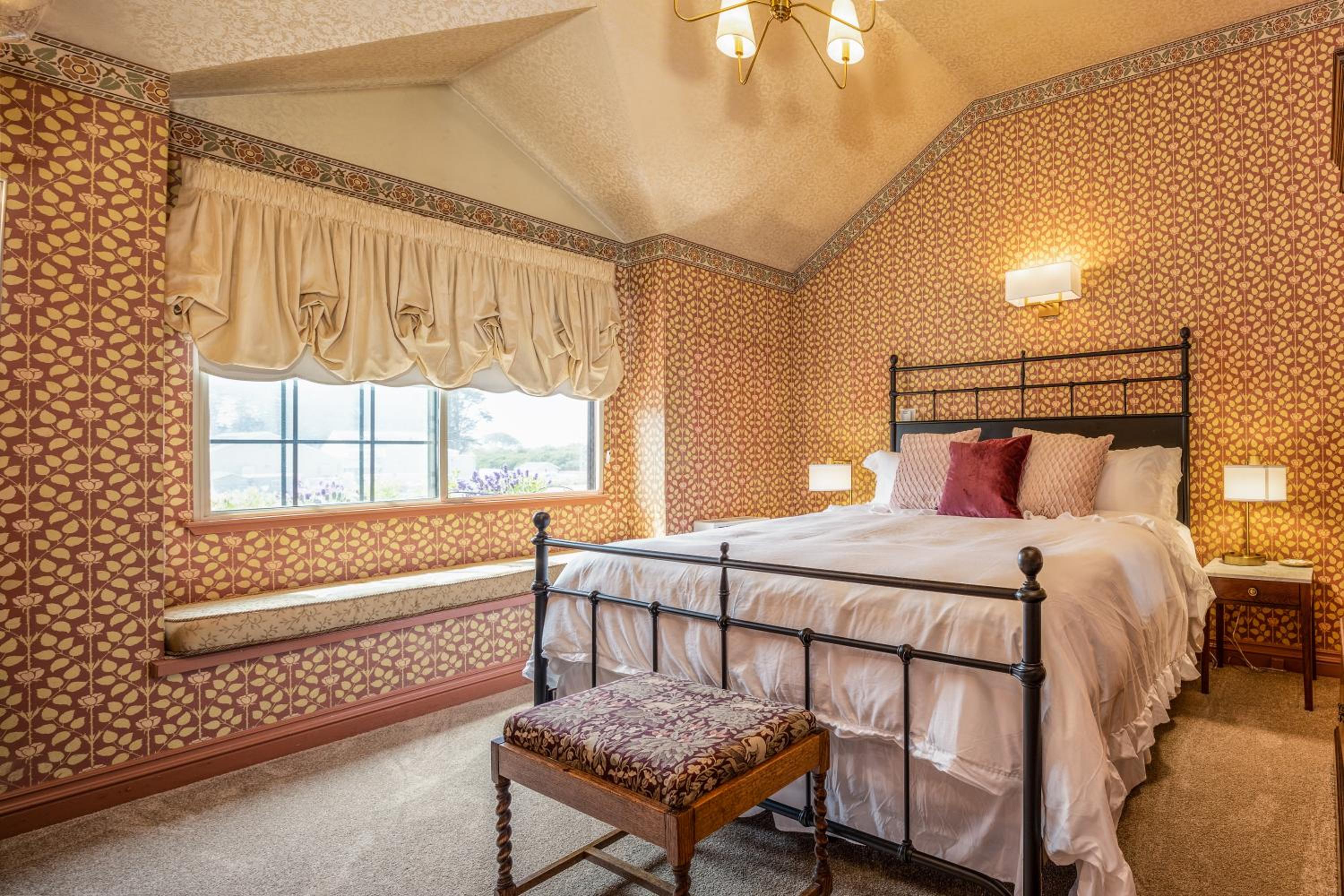 Half Moon Bay Vacations - Mill Rose Inn - Property Image 5