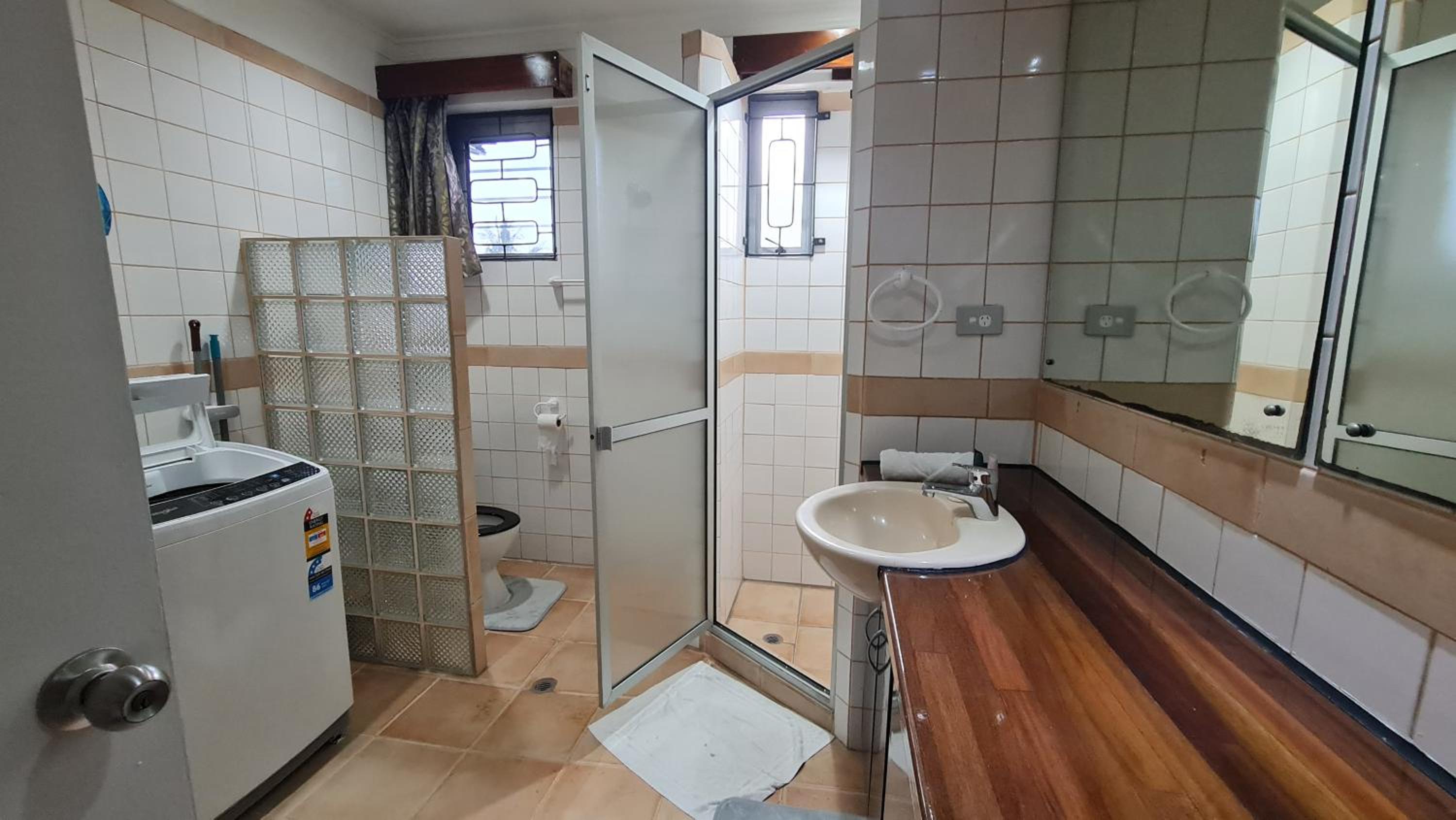 Spacious 3 BRM Apartment - view 15