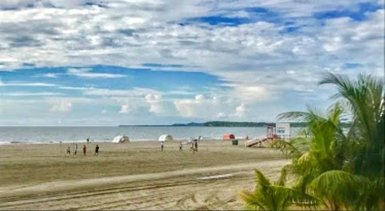Apto con salida directa a la playa Cartagena Colombia
