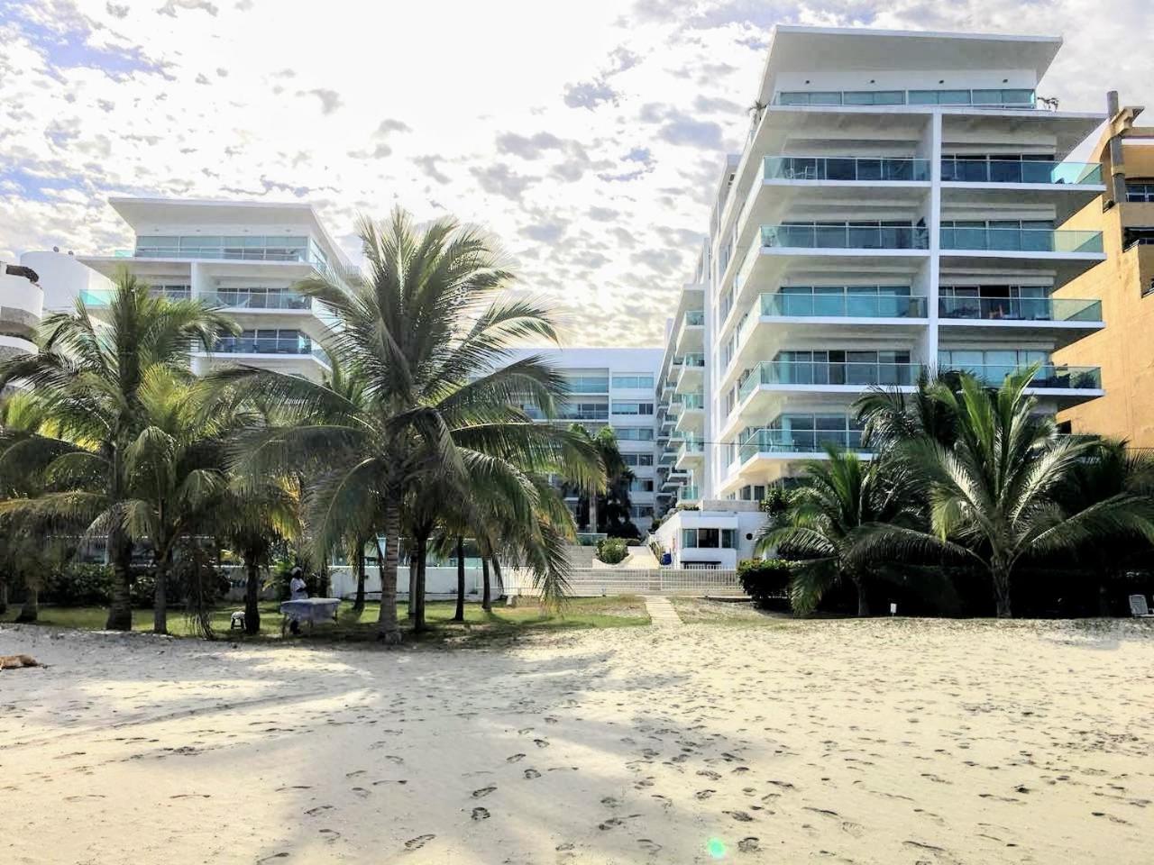 Apto con salida directa a la playa Cartagena Colombia