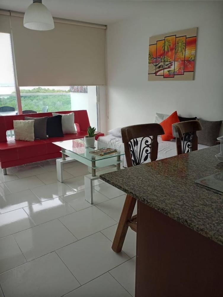 Apto con salida directa a la playa Cartagena Colombia