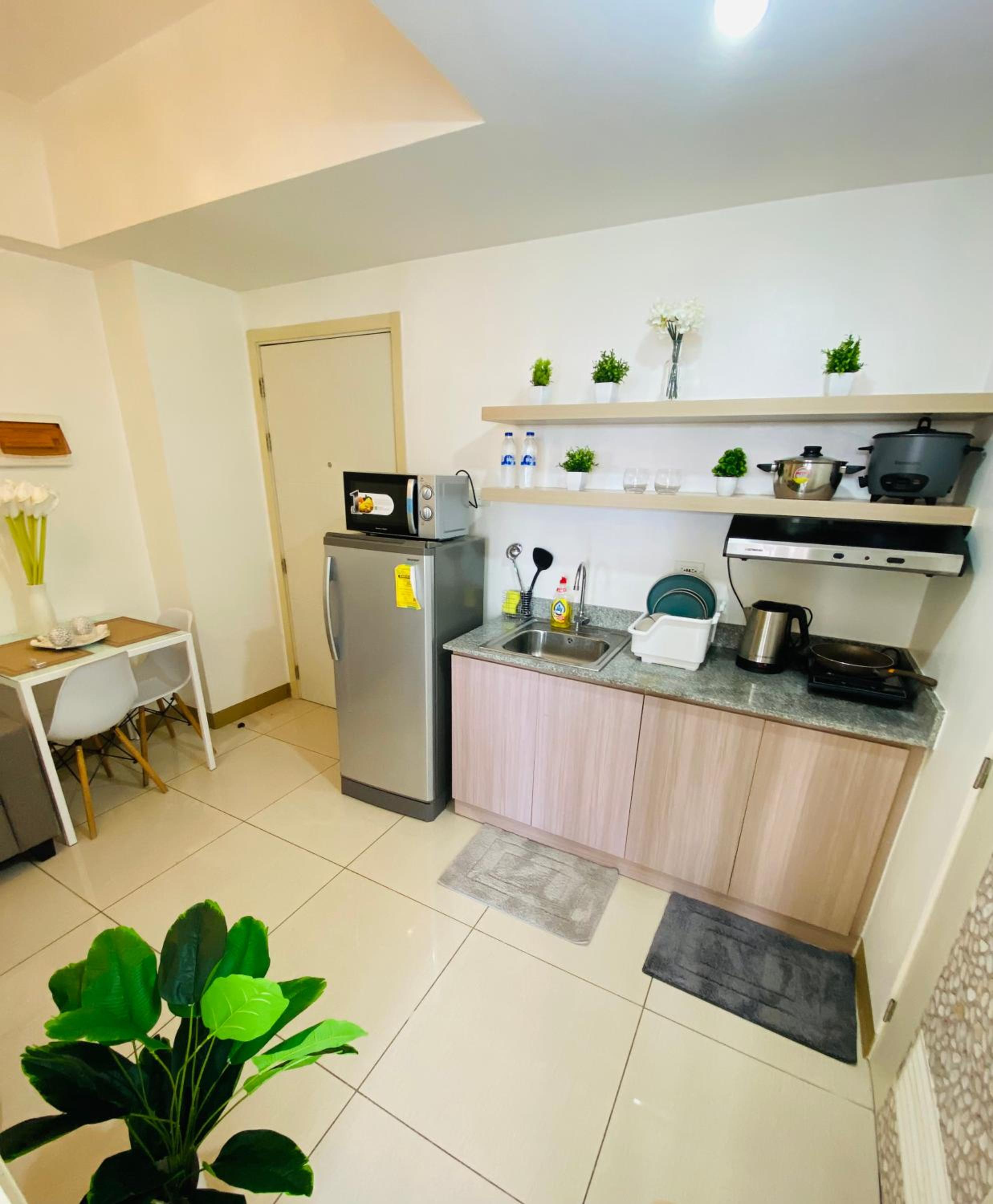 Luxury Two Bedroom with Balcony in SOUTH RESIDENCE of Las Pinas view 2