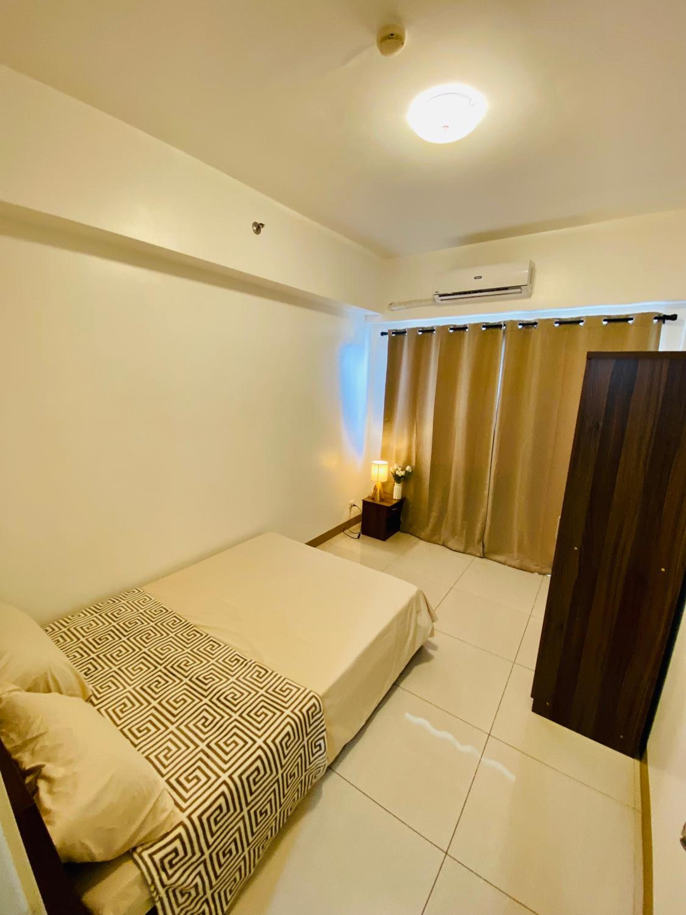 Luxury Two Bedroom with Balcony in SOUTH RESIDENCE of Las Pinas view 4