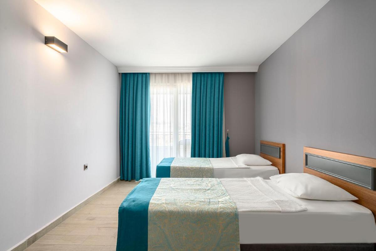 Blue Star Hotel - Image 12