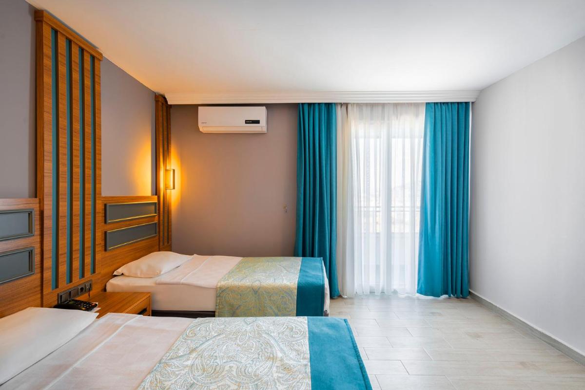 Blue Star Hotel - Image 14