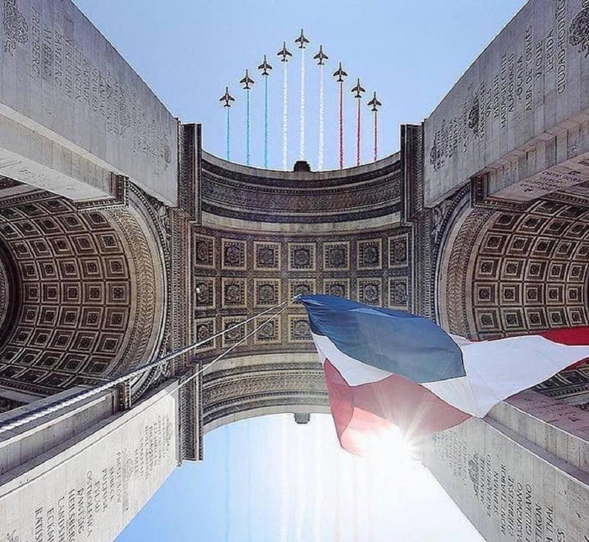 32 Atelier Paris Fashion