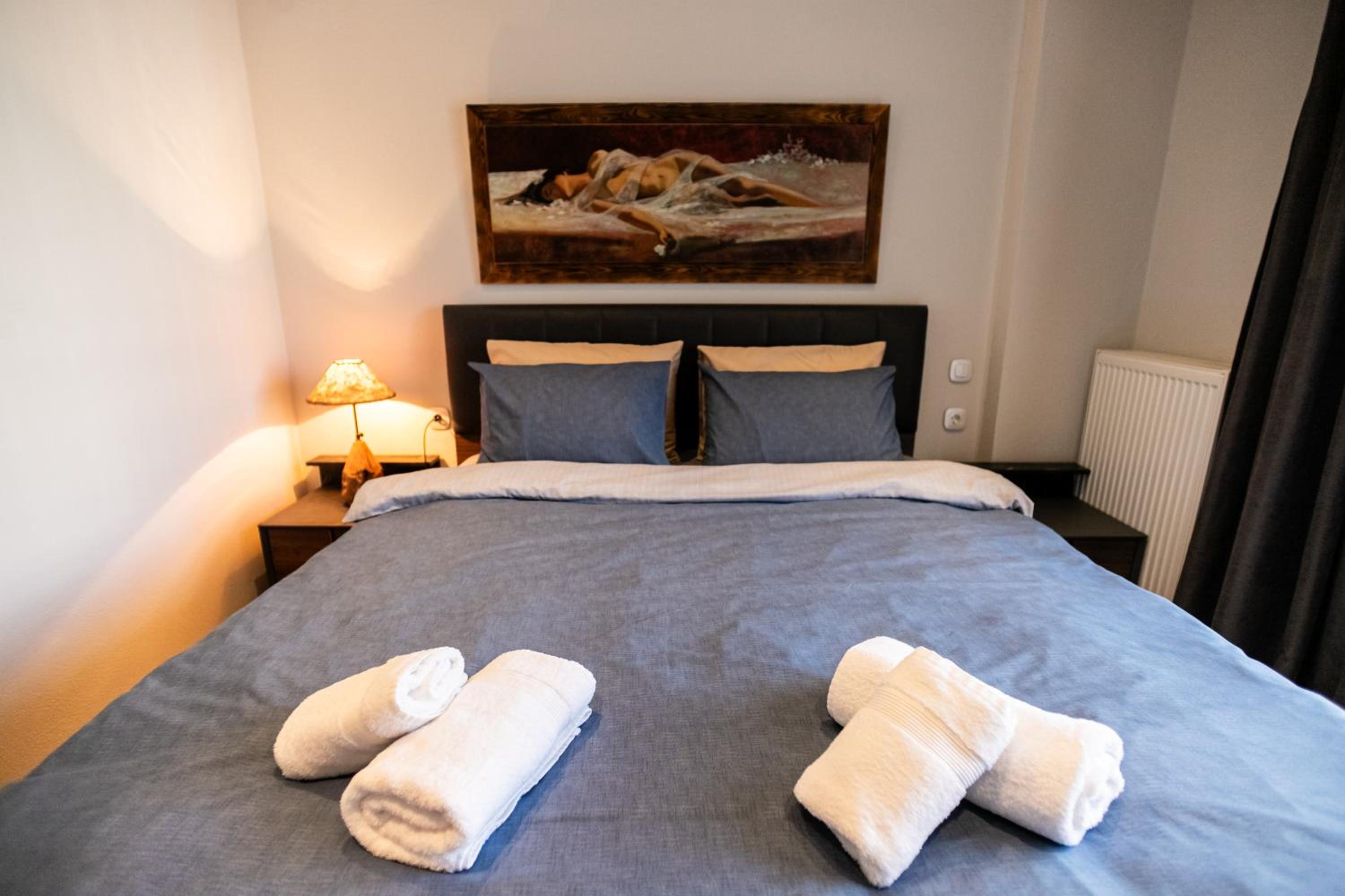 AEGLI Central Luxury Apartment photo 4