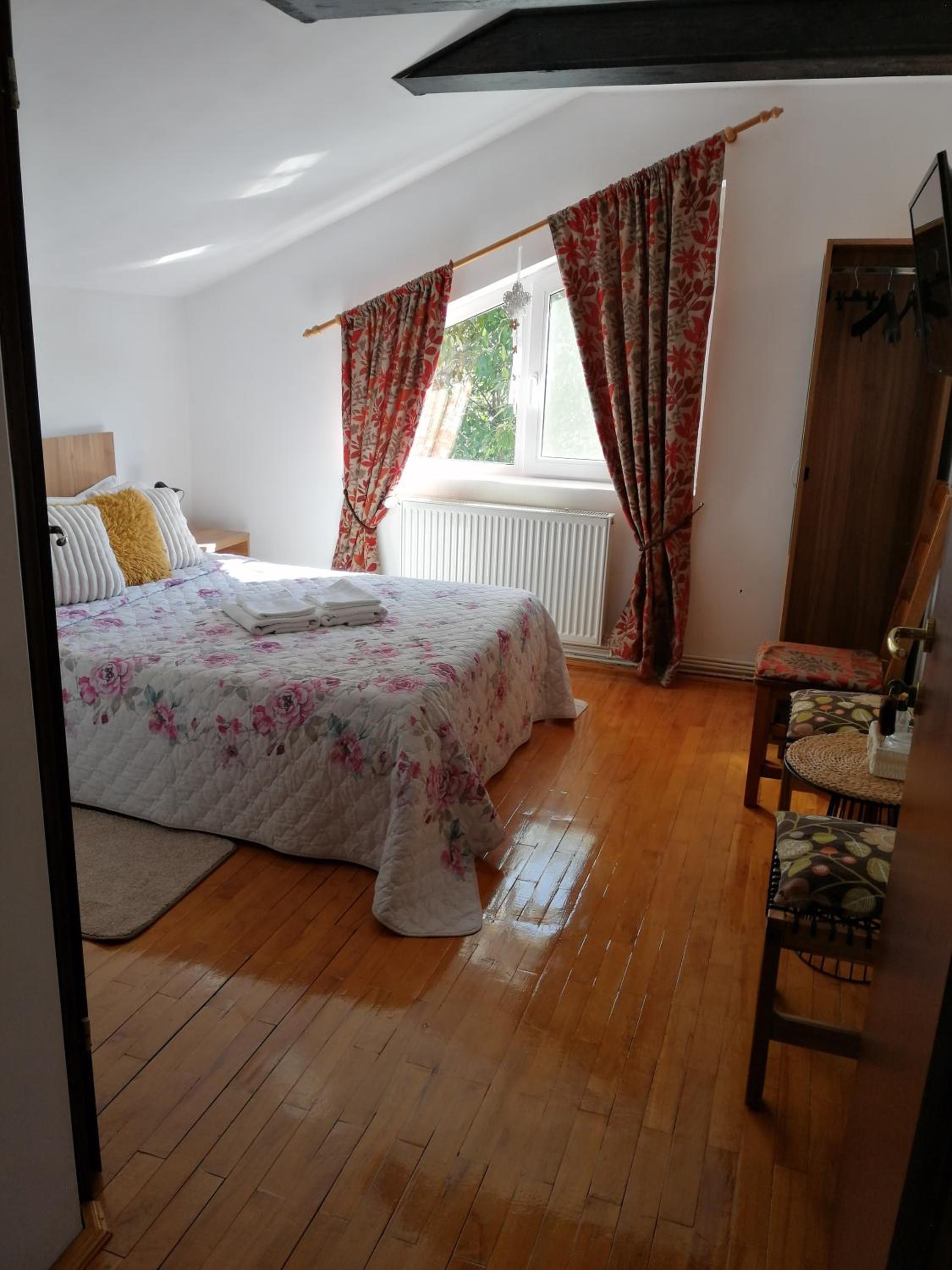 Photo 6