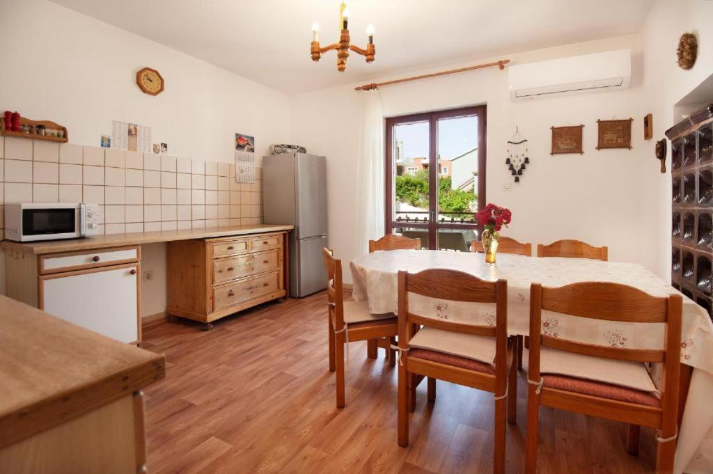 Maribela Apartments