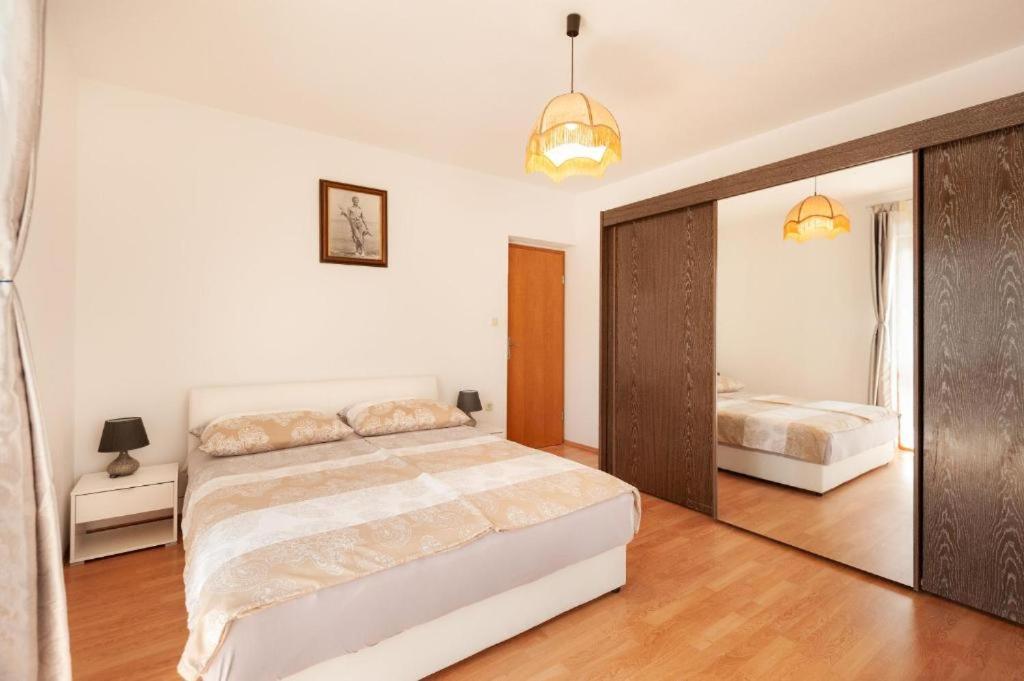Maribela Apartments