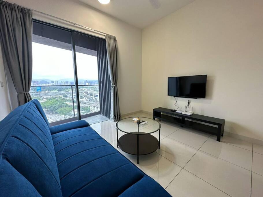 Continew Residence KL Pudu 2R1B / 6pax / IKEA MyTown
