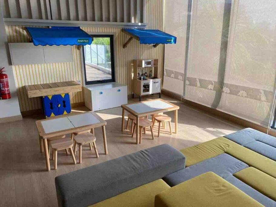 Continew Residence KL Pudu 2R1B / 6pax / IKEA MyTown
