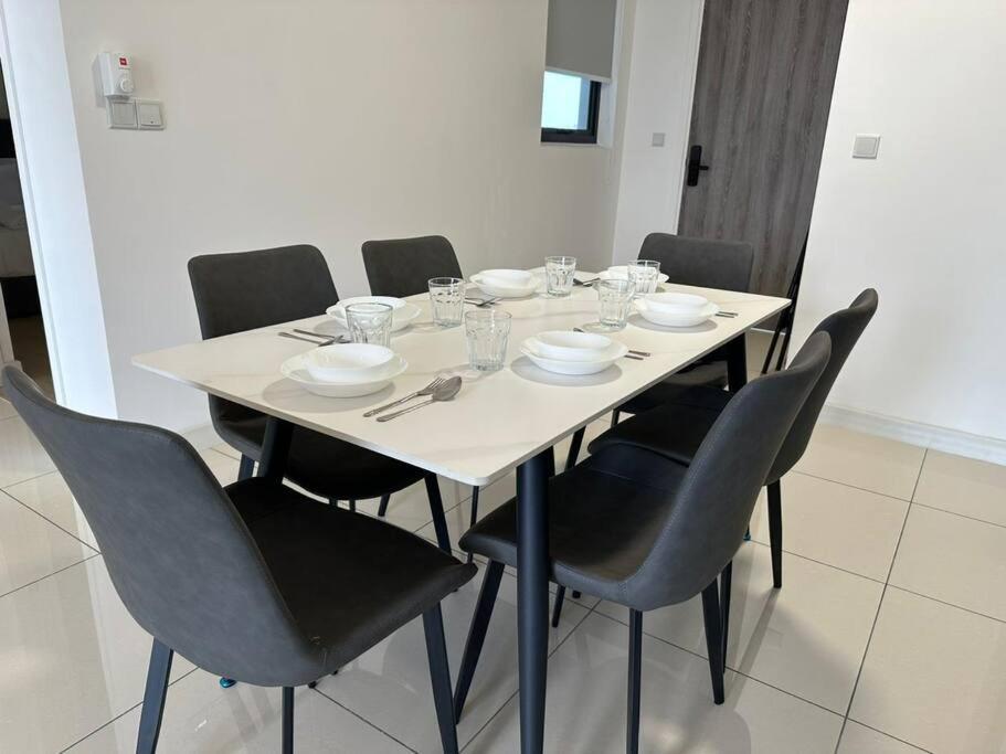 Continew Residence KL Pudu 2R1B / 6pax / IKEA MyTown