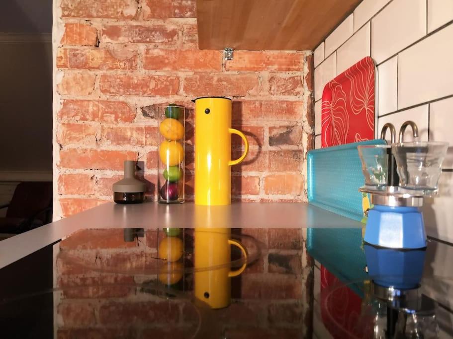 Central 2BR with balconies and art in historical university area