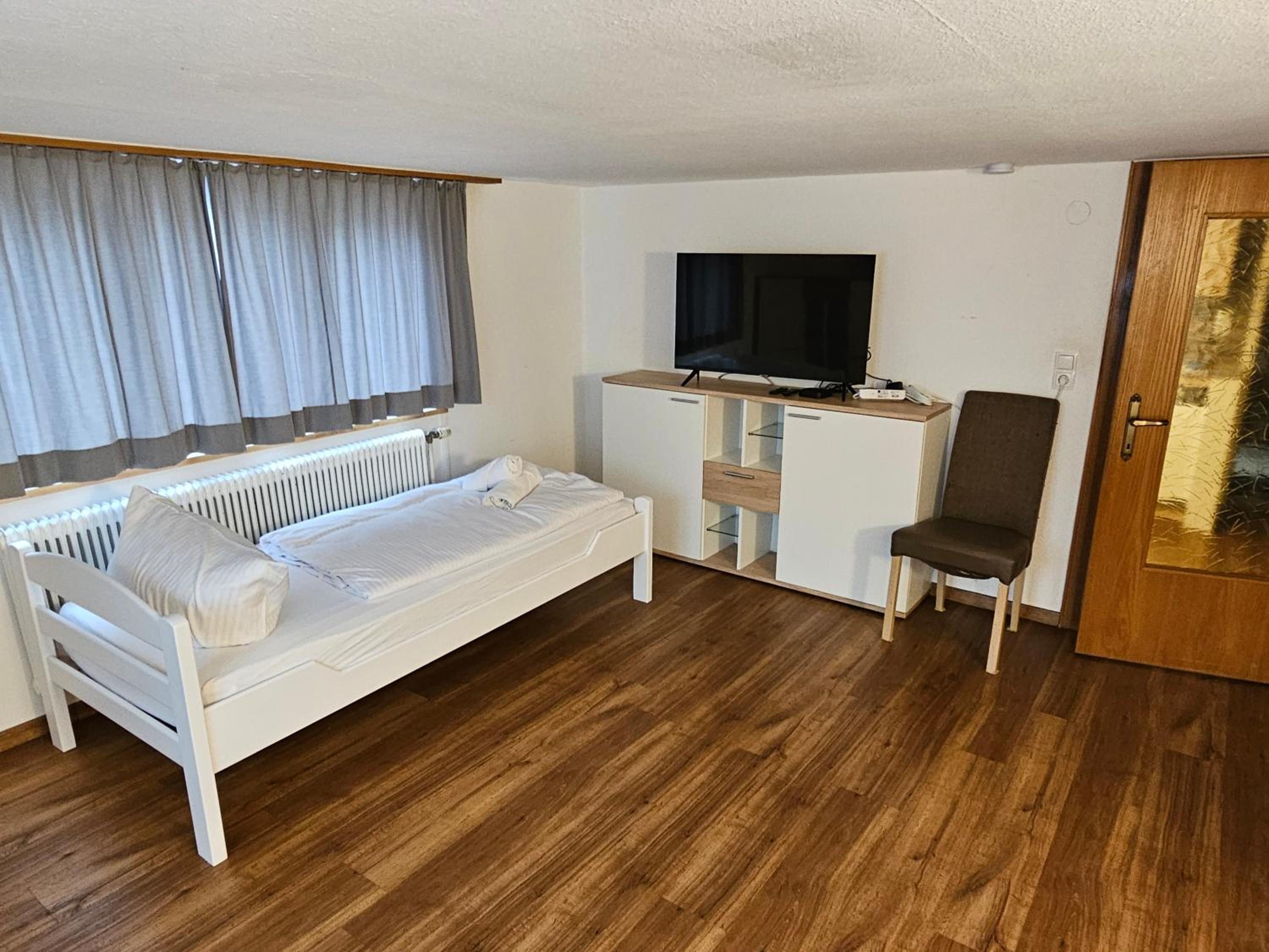 B76, Lauterach, Vorarlberg Apartments