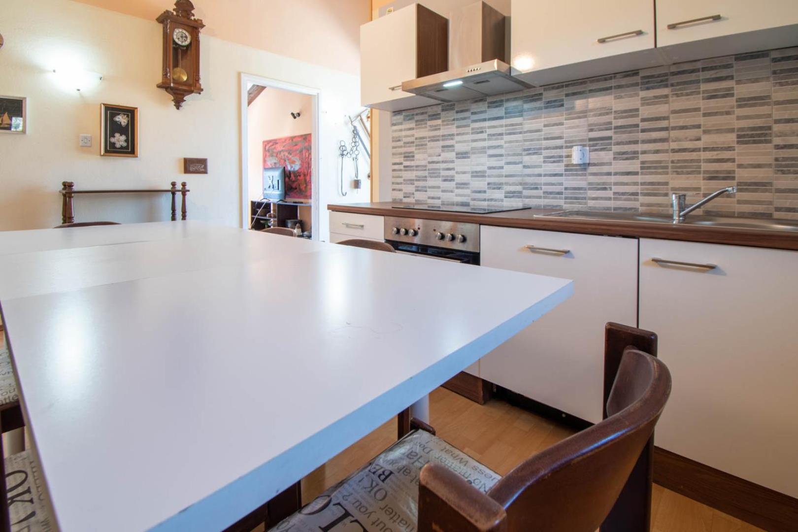 VILLA VALKANE PET FRIENDLY 150m FROM THE STUNNING VALKANE BEACH, City indoor pools-fitness and City mall view 5