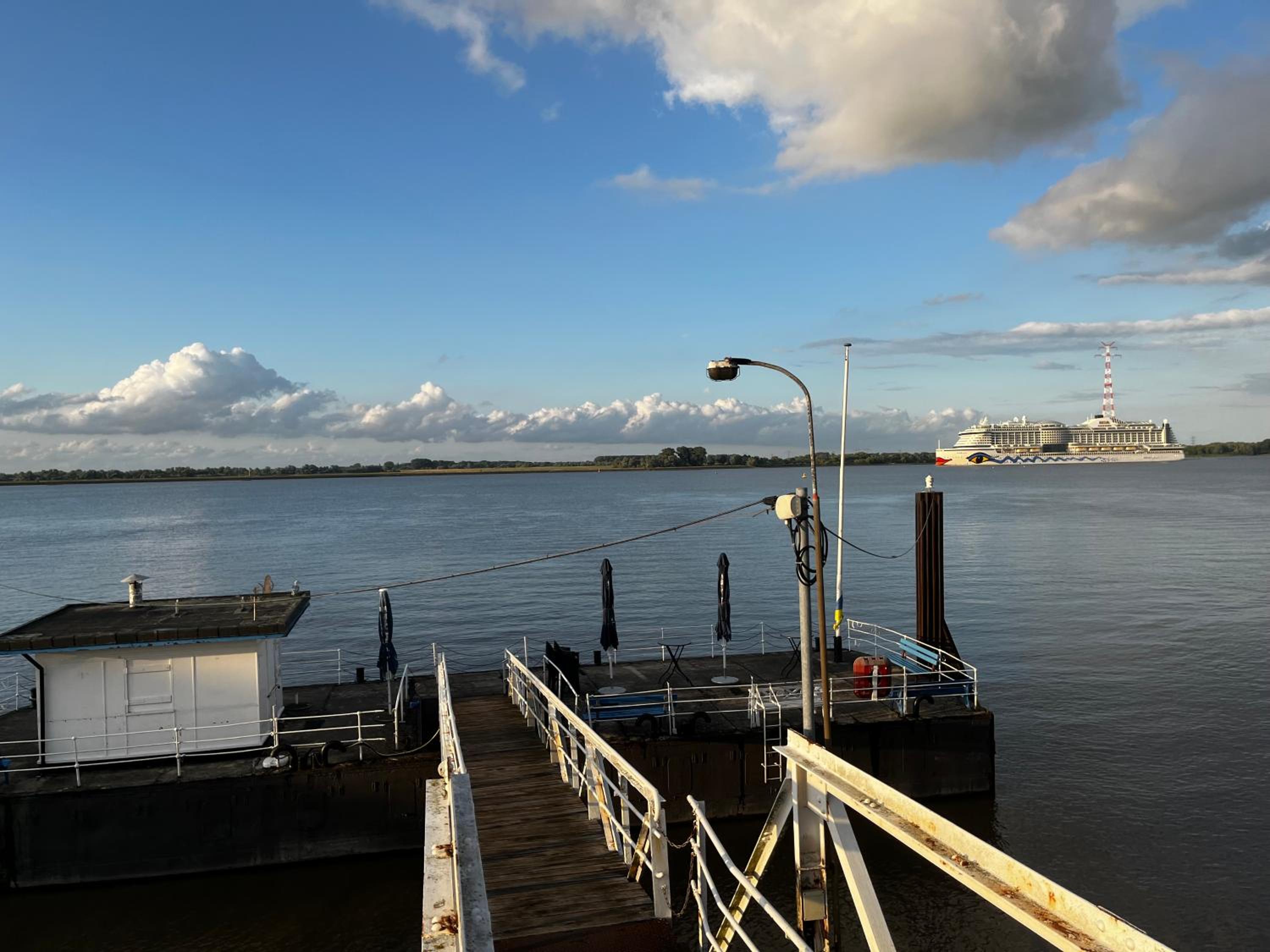 Muggelhuus das Loft mit Elbdeichblick im Alten Land und mit Wallbox