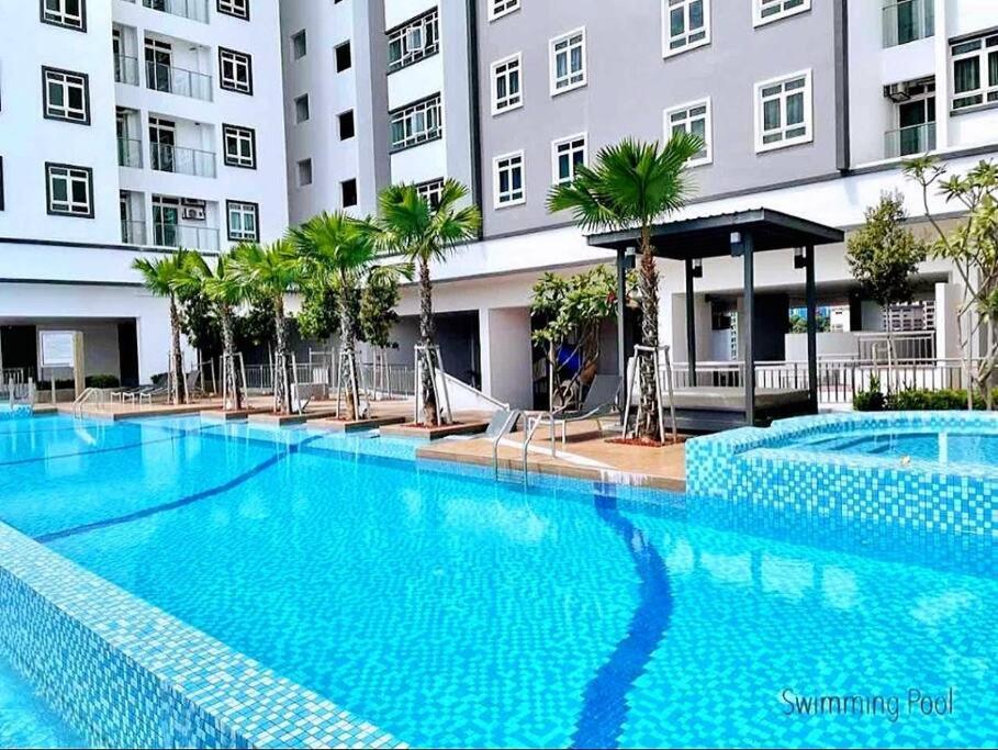 PWTC Titiwangsa HKL near MRT family