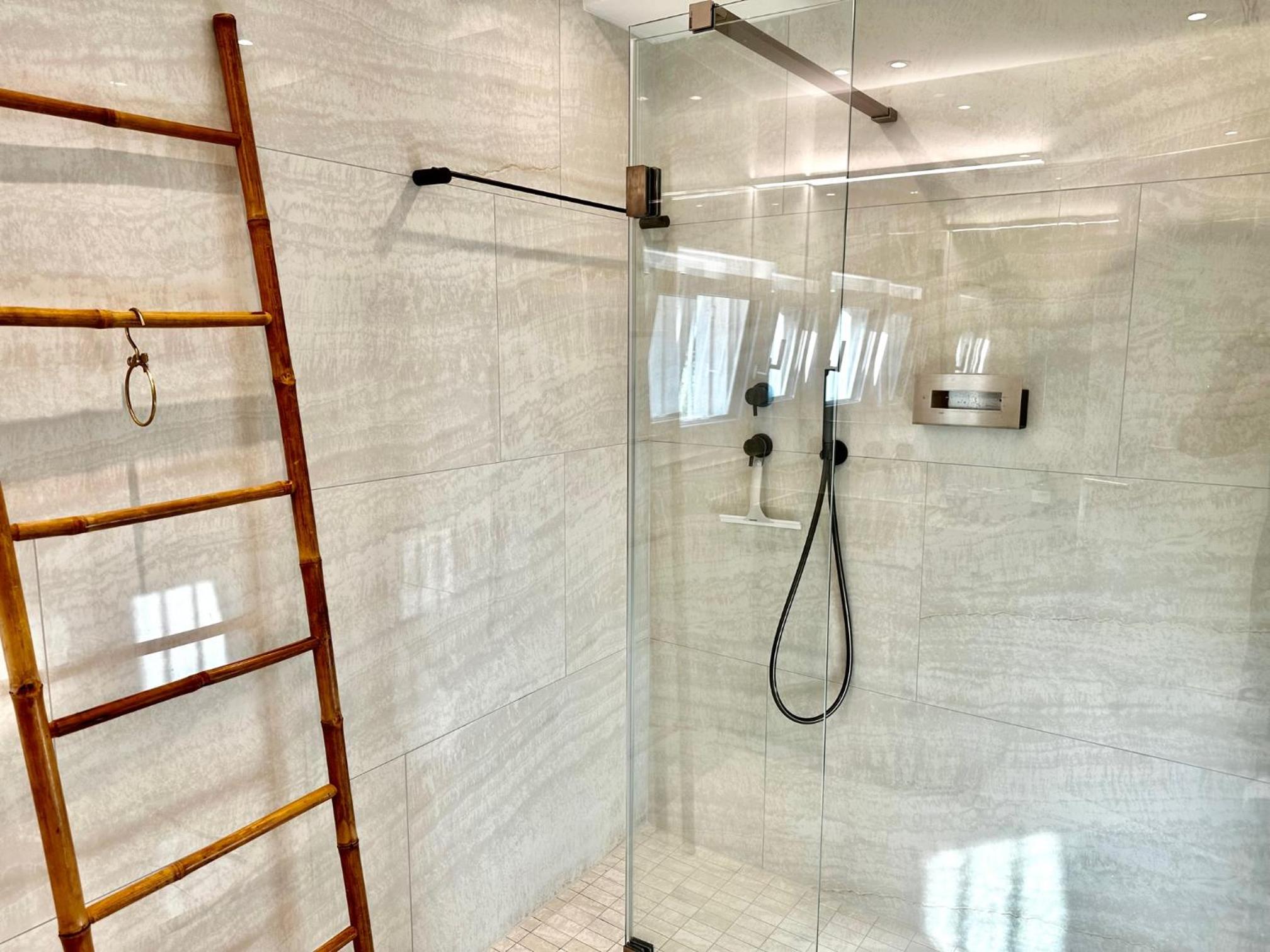 Ferienwohnung Il Sogno mit privatem Seeanstoss in Riva San Vitale-Lugano