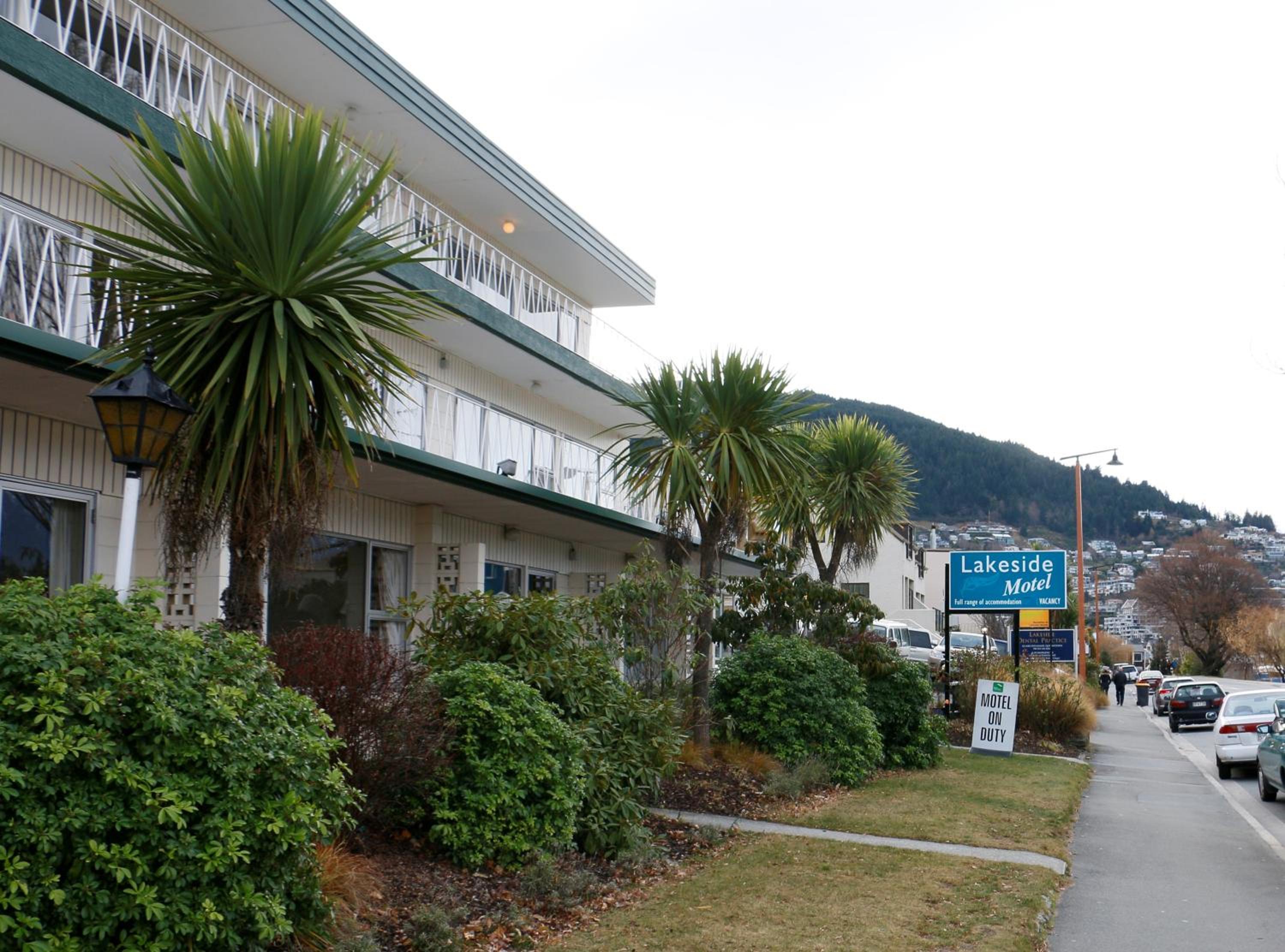 Lakeside Motel photo 16 of 25